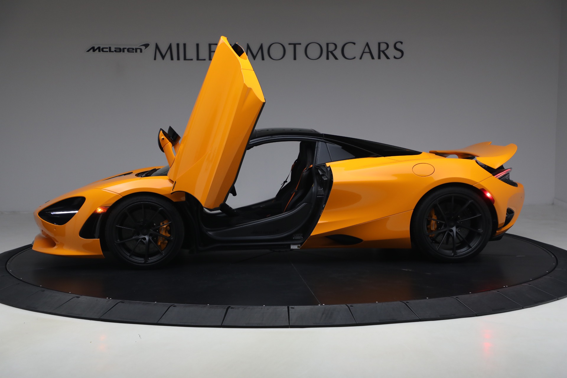 Used-2025-McLaren-750S-Spider-Performance