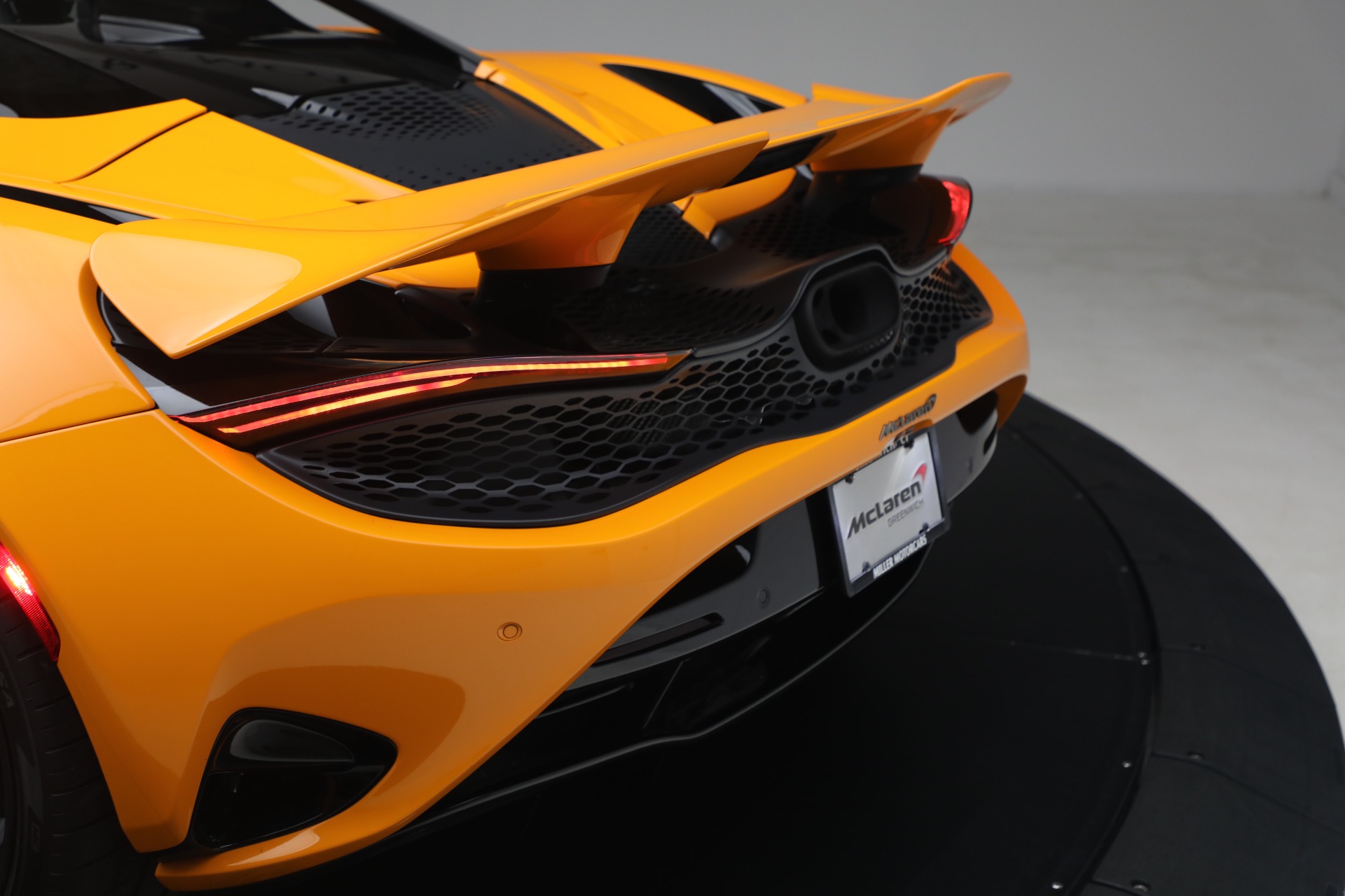 Used-2025-McLaren-750S-Spider-Performance