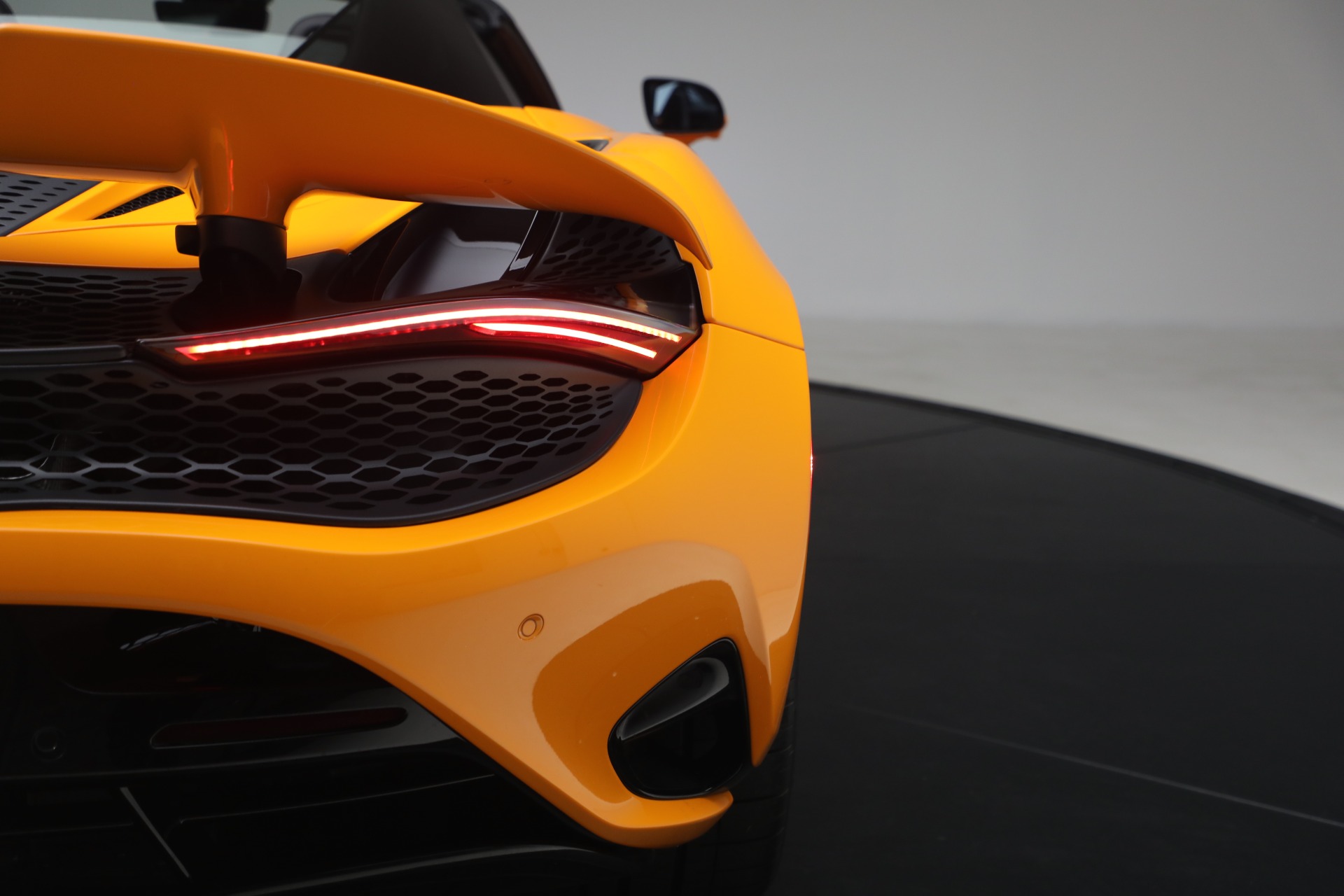 Used-2025-McLaren-750S-Spider-Performance