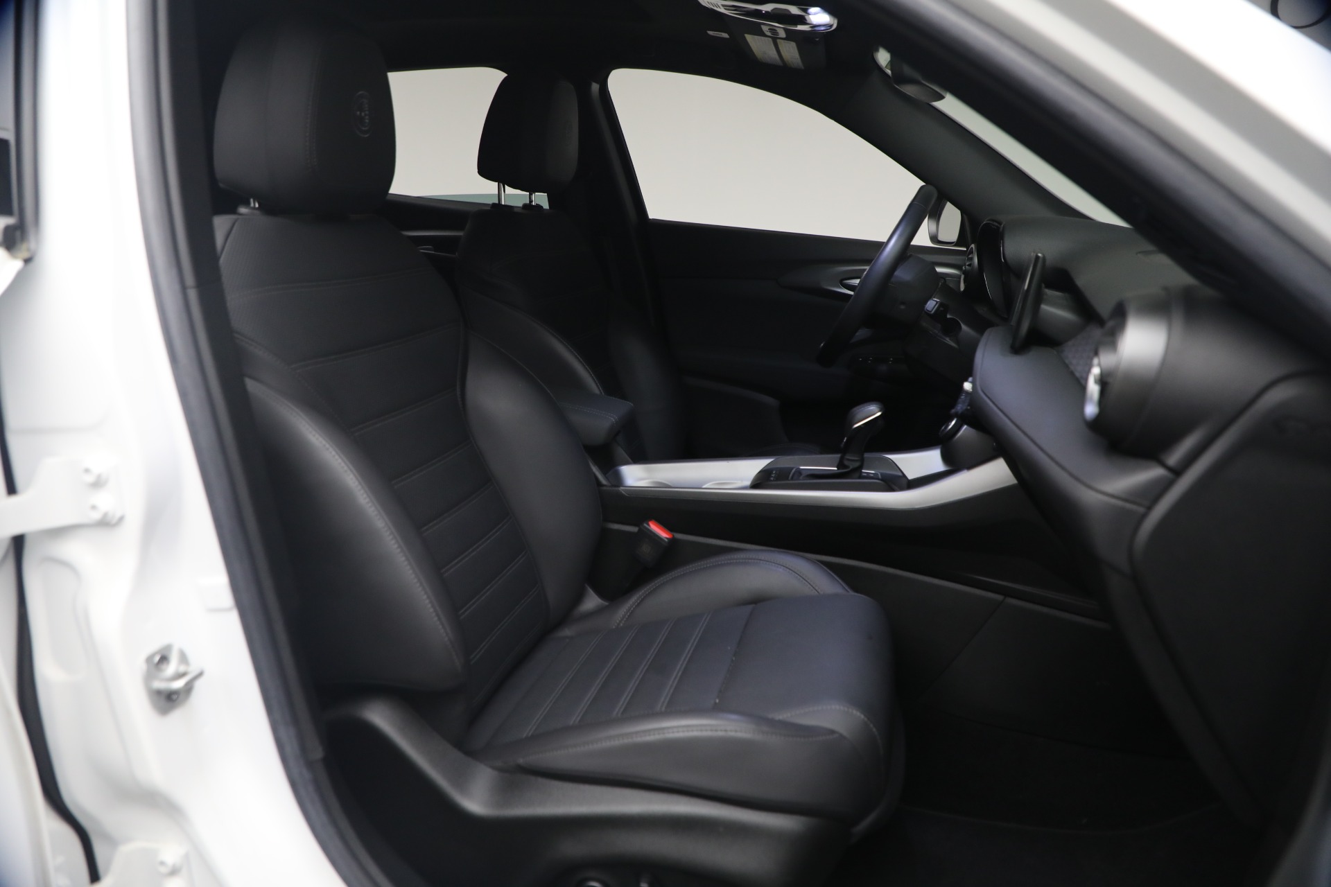 Used-2024-Alfa-Romeo-Tonale-Hybrid-Ti