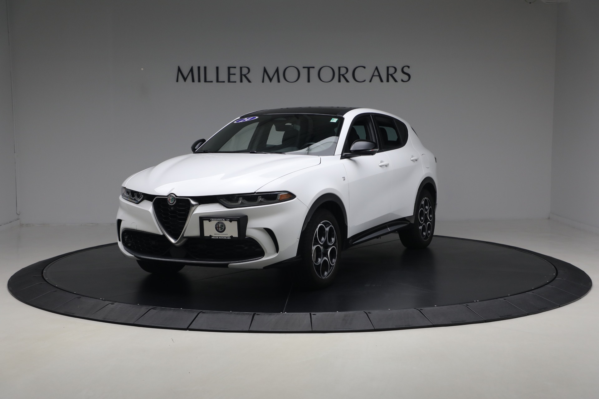 Used-2024-Alfa-Romeo-Tonale-Hybrid-Ti
