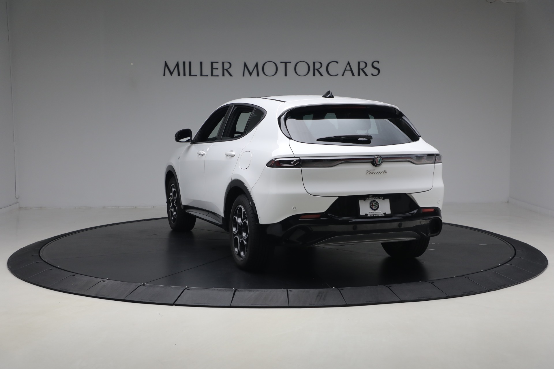 Used-2024-Alfa-Romeo-Tonale-Hybrid-Ti