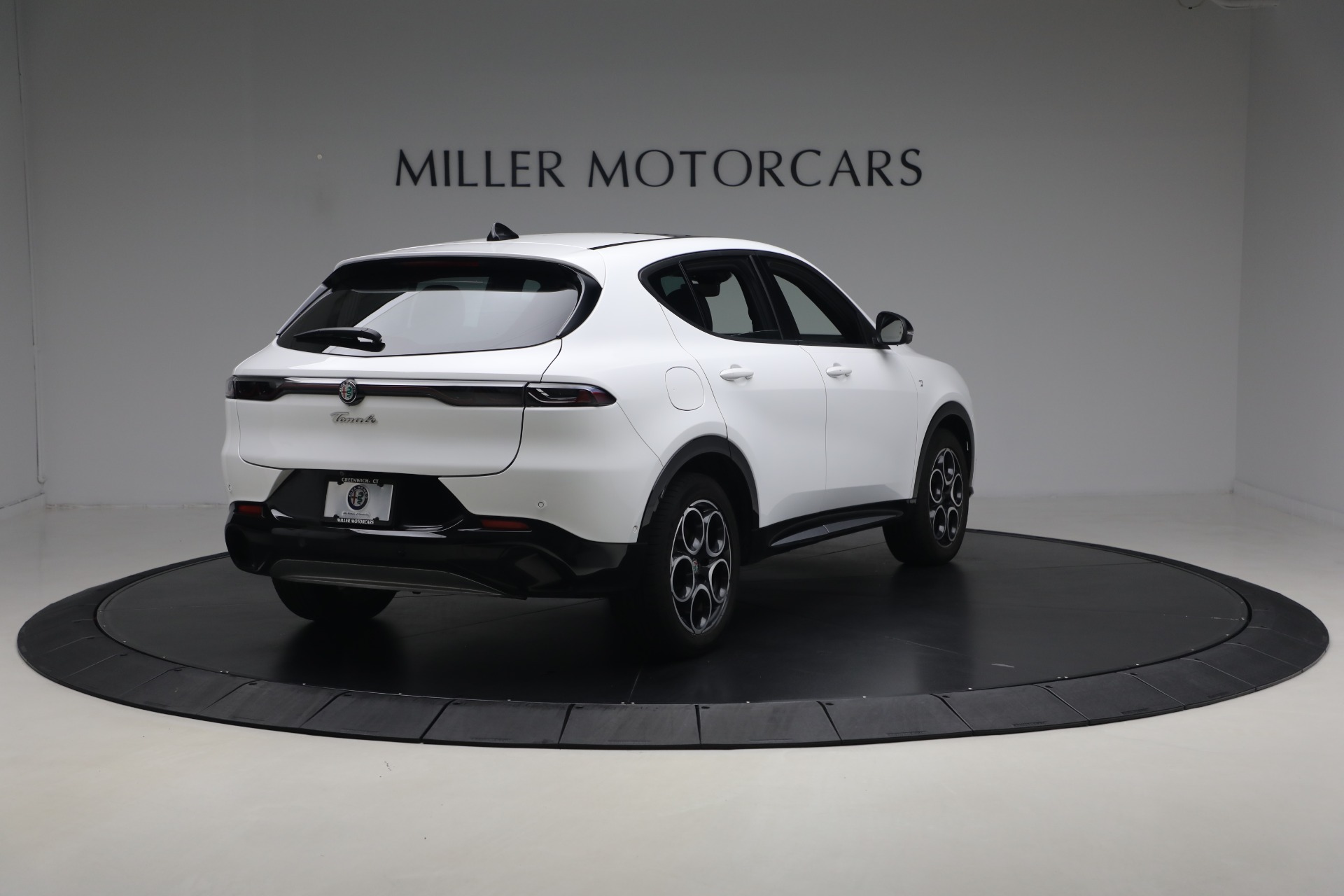 Used-2024-Alfa-Romeo-Tonale-Hybrid-Ti