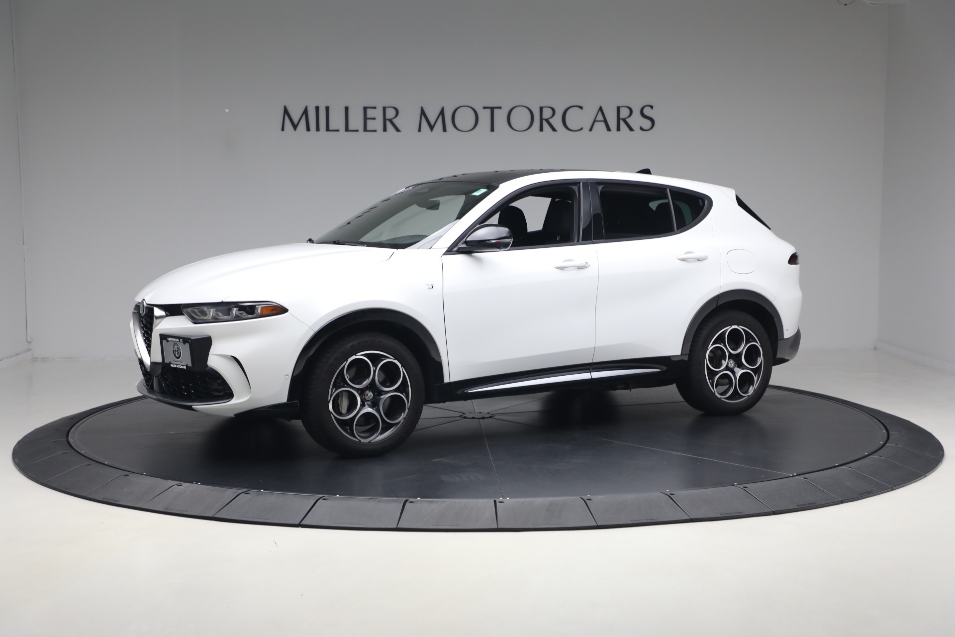 Used-2024-Alfa-Romeo-Tonale-Hybrid-Ti