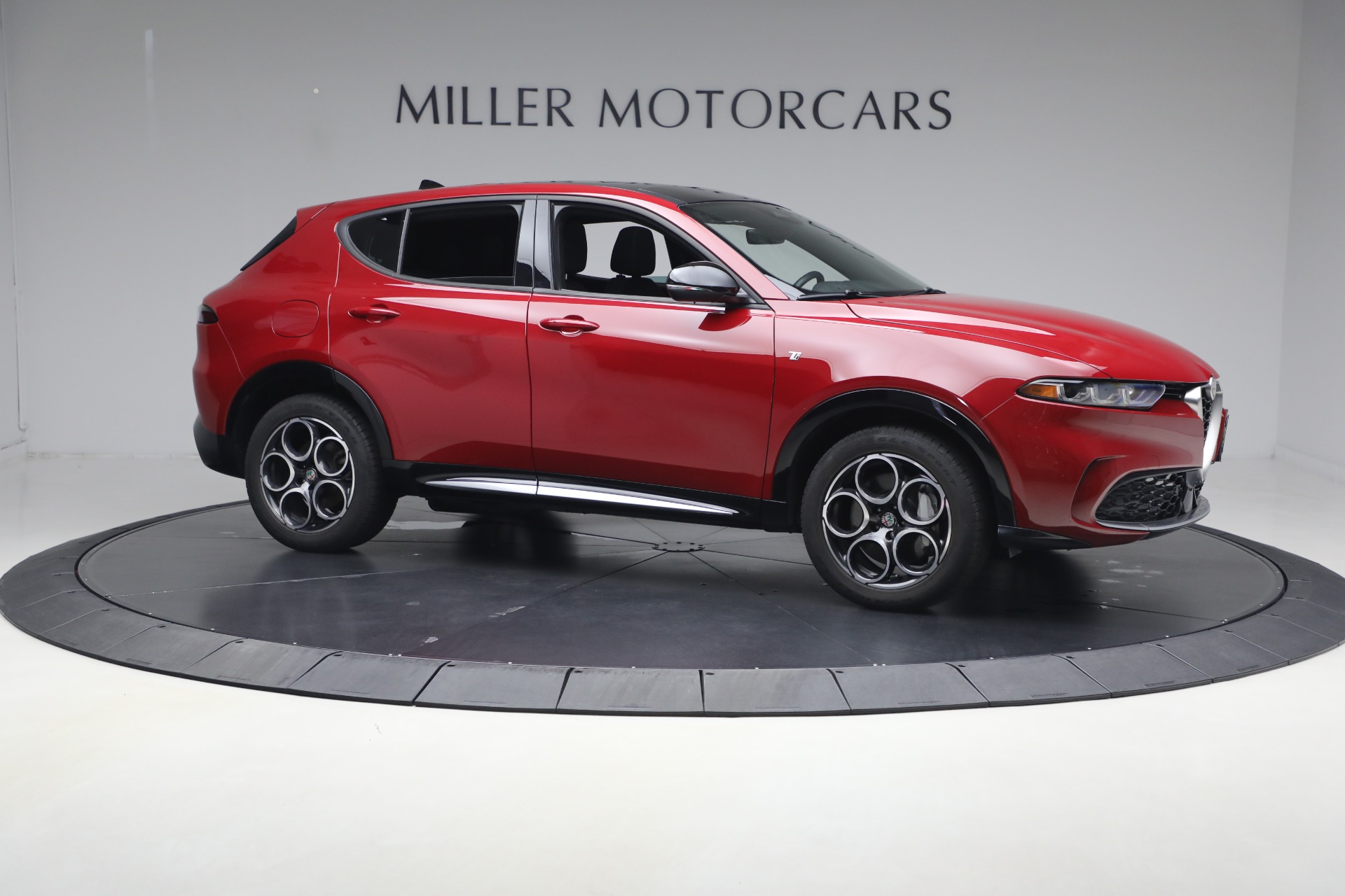 Used-2024-Alfa-Romeo-Tonale-Hybrid-Ti
