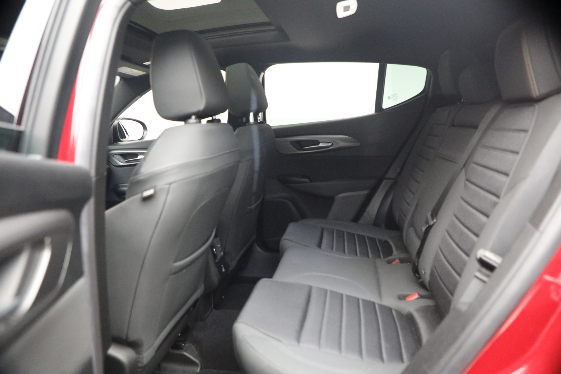 Used-2024-Alfa-Romeo-Tonale-Hybrid-Ti