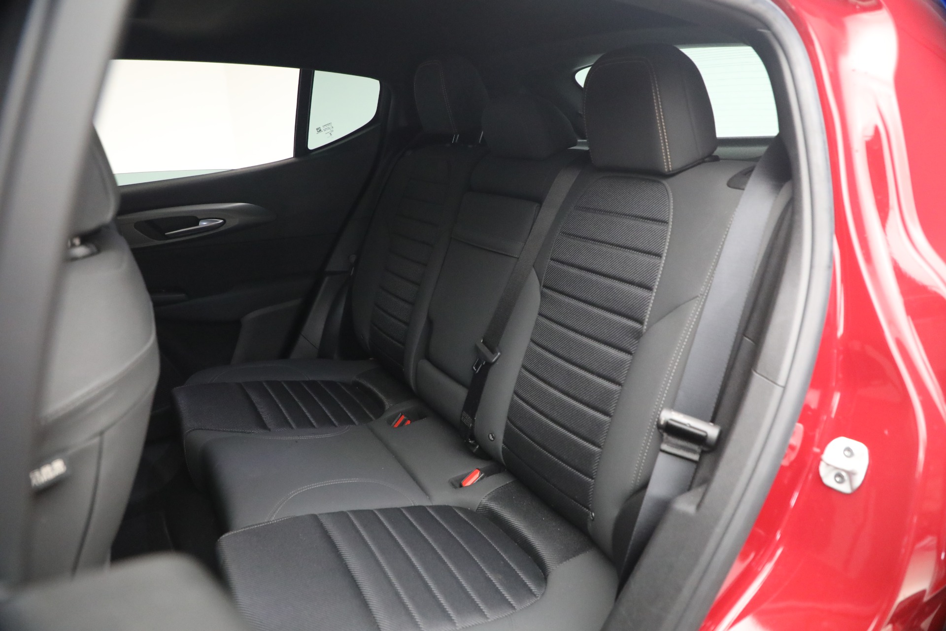 Used-2024-Alfa-Romeo-Tonale-Hybrid-Ti