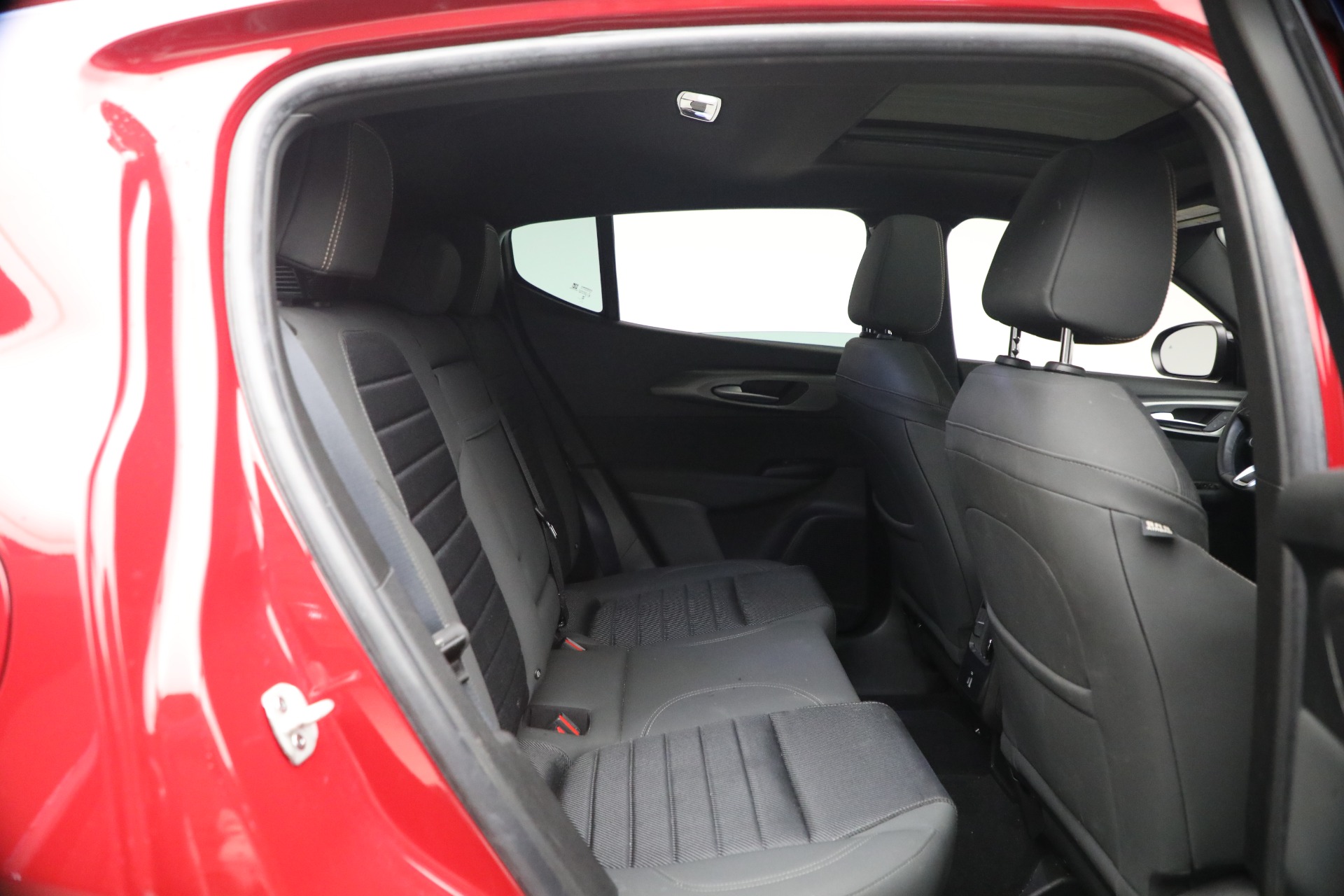 Used-2024-Alfa-Romeo-Tonale-Hybrid-Ti