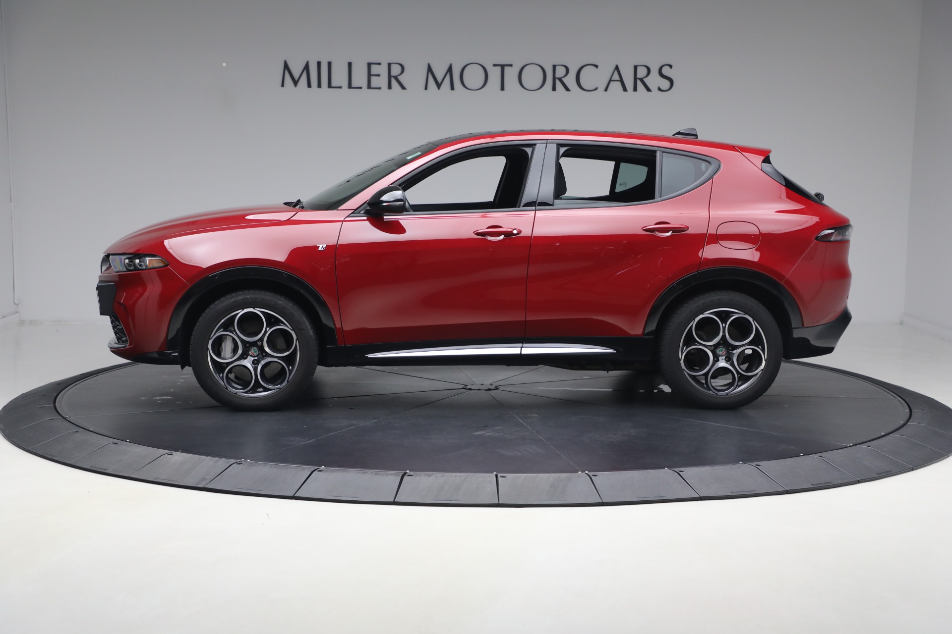 Used-2024-Alfa-Romeo-Tonale-Hybrid-Ti