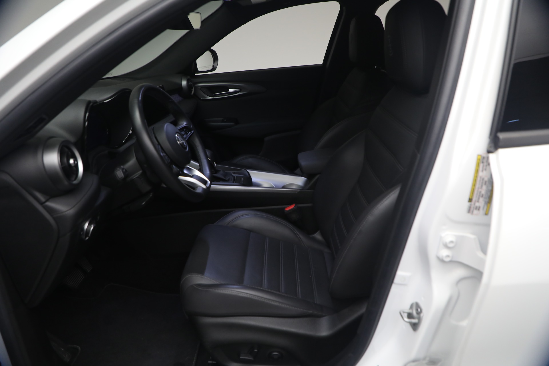 Used-2024-Alfa-Romeo-Tonale-Hybrid-Ti