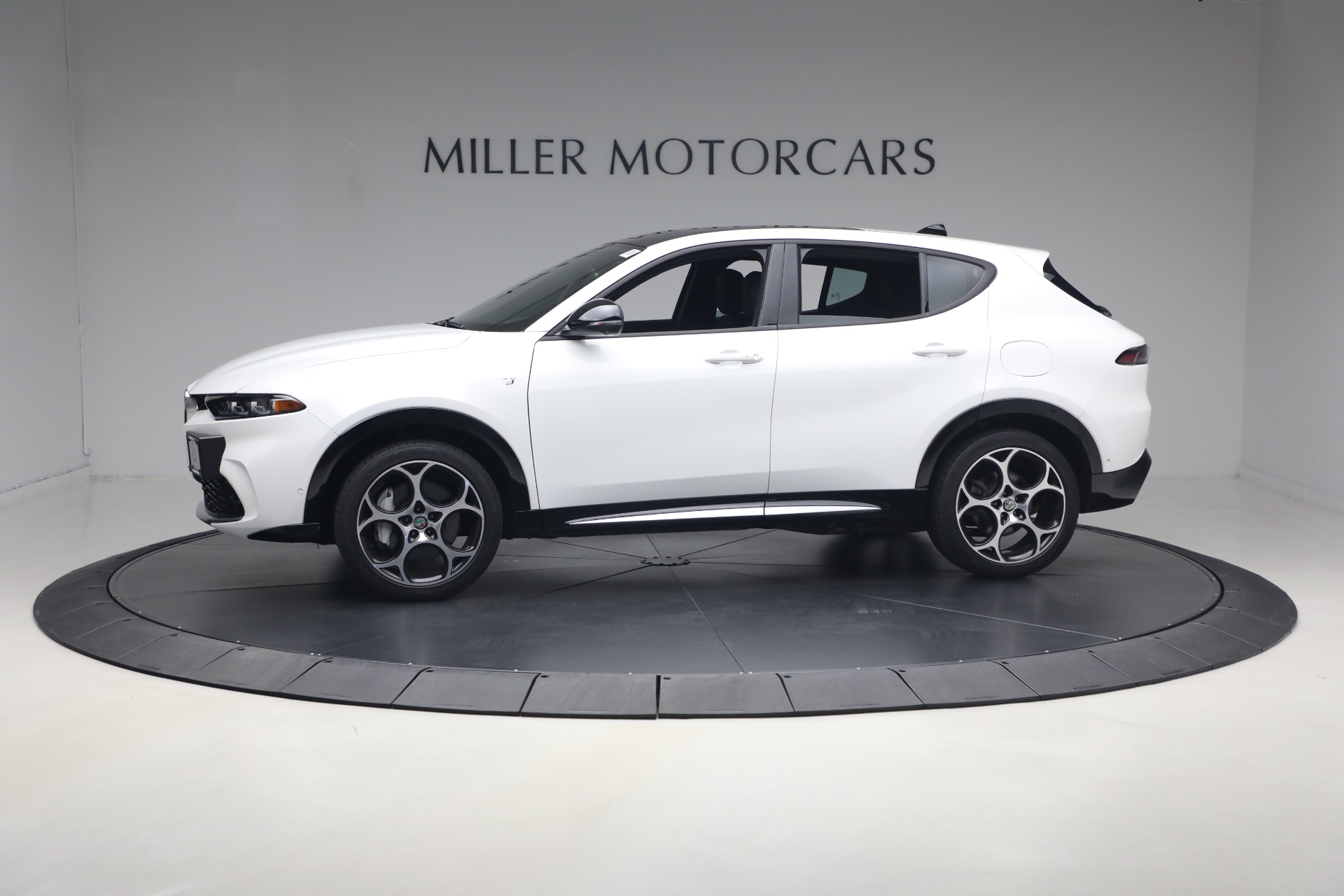 Used-2024-Alfa-Romeo-Tonale-Hybrid-Ti