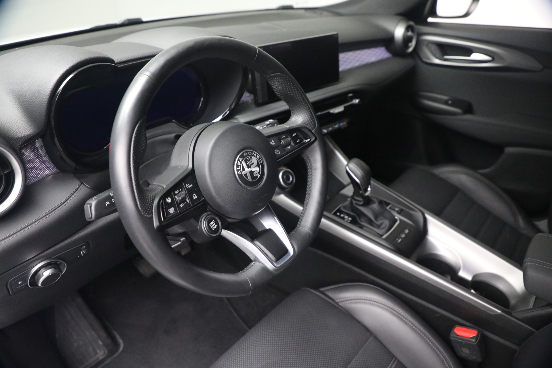 Used-2024-Alfa-Romeo-Tonale-Hybrid-Ti