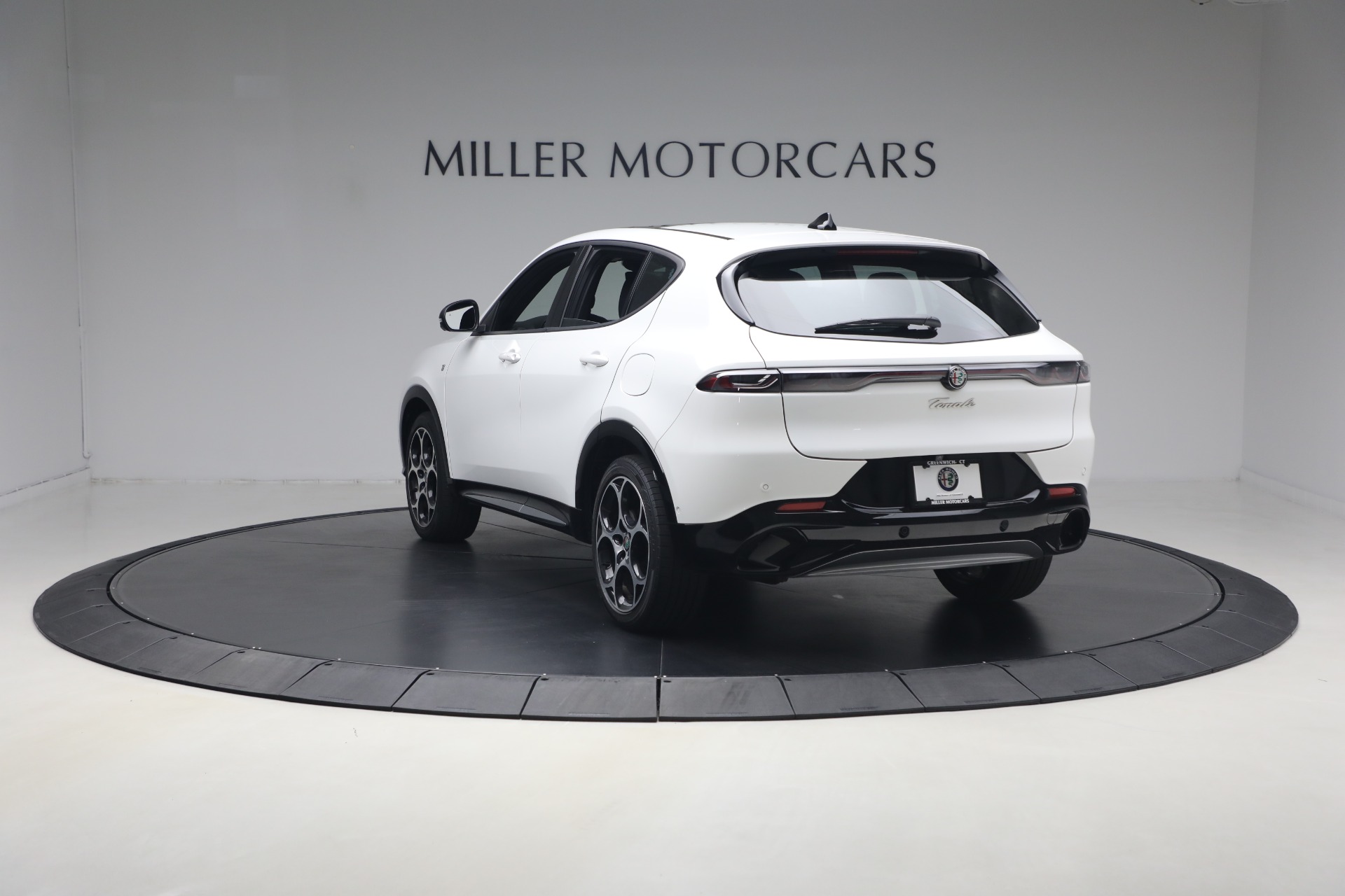 Used-2024-Alfa-Romeo-Tonale-Hybrid-Ti