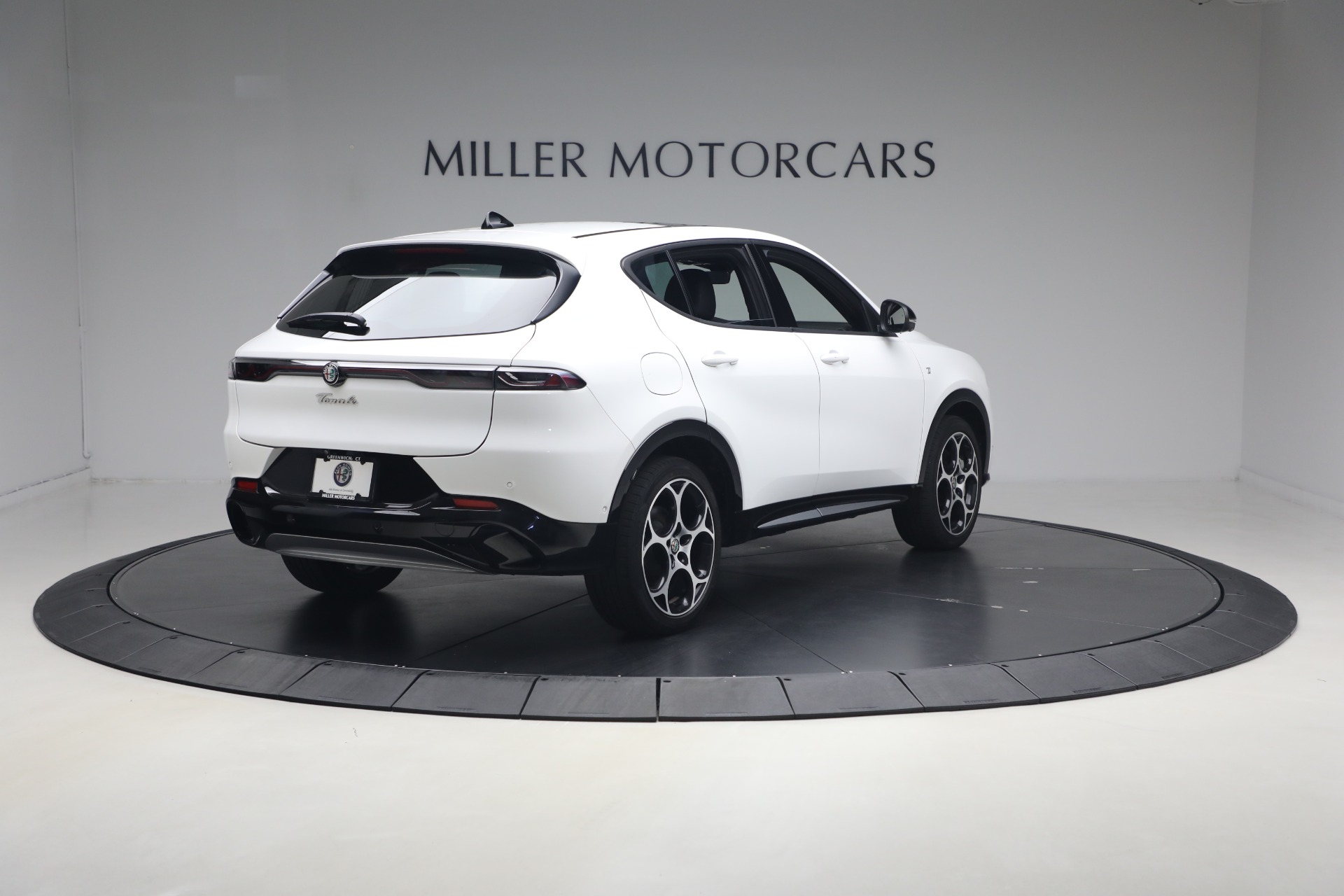 Used-2024-Alfa-Romeo-Tonale-Hybrid-Ti