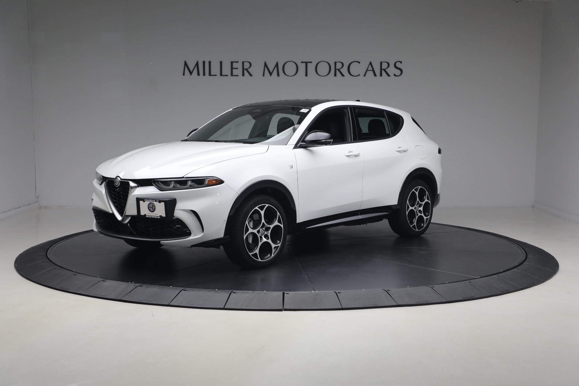 Used-2024-Alfa-Romeo-Tonale-Hybrid-Ti