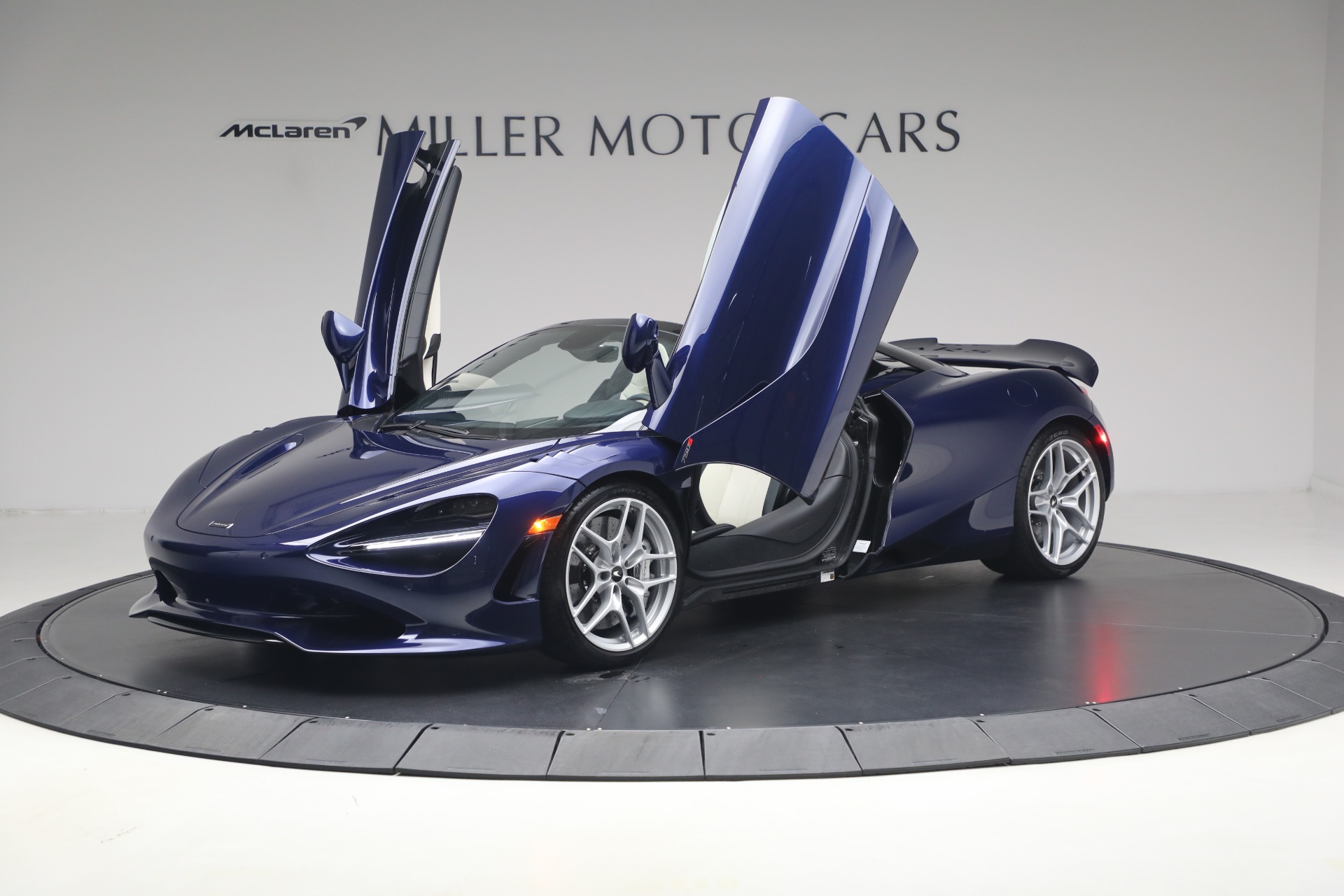 New-2027-McLaren-750S-Spider-TechLux