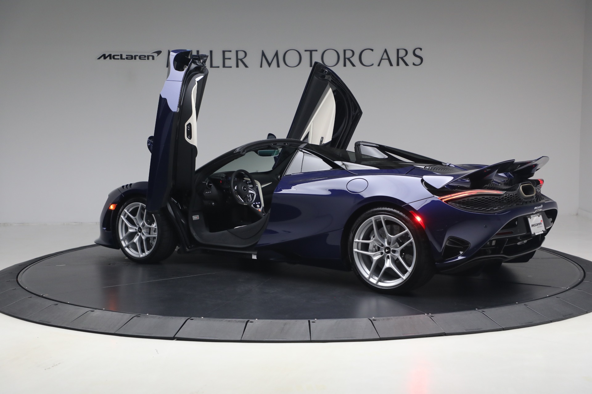 New-2027-McLaren-750S-Spider-TechLux