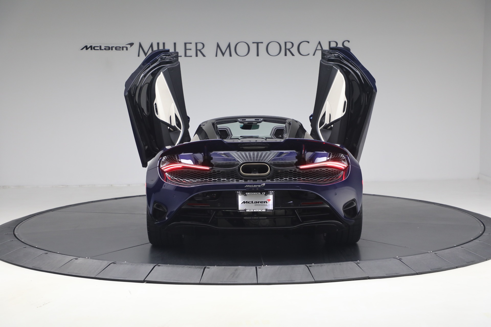 New-2027-McLaren-750S-Spider-TechLux