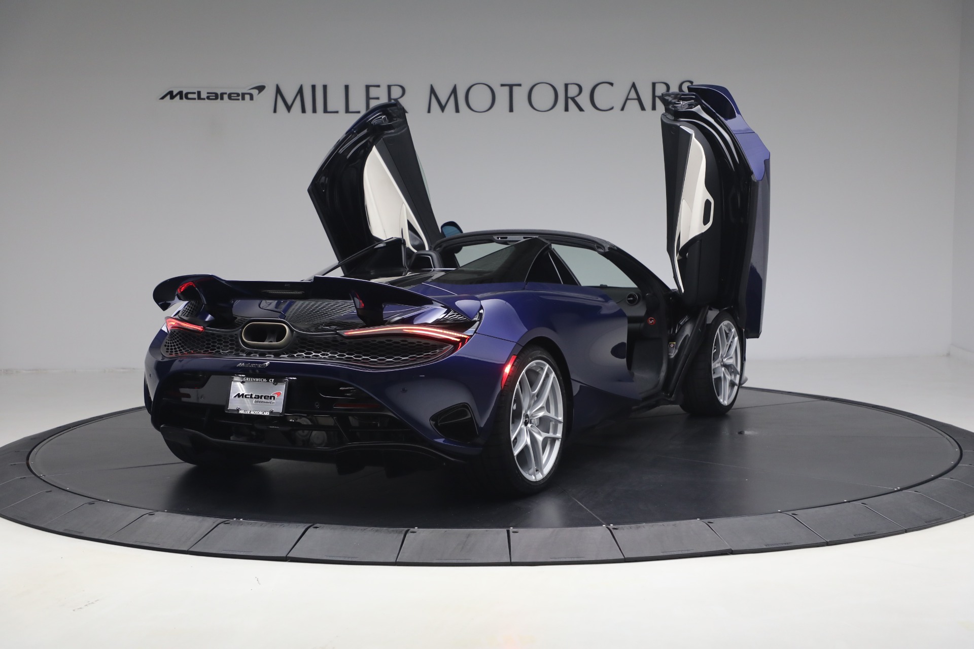 New-2027-McLaren-750S-Spider-TechLux