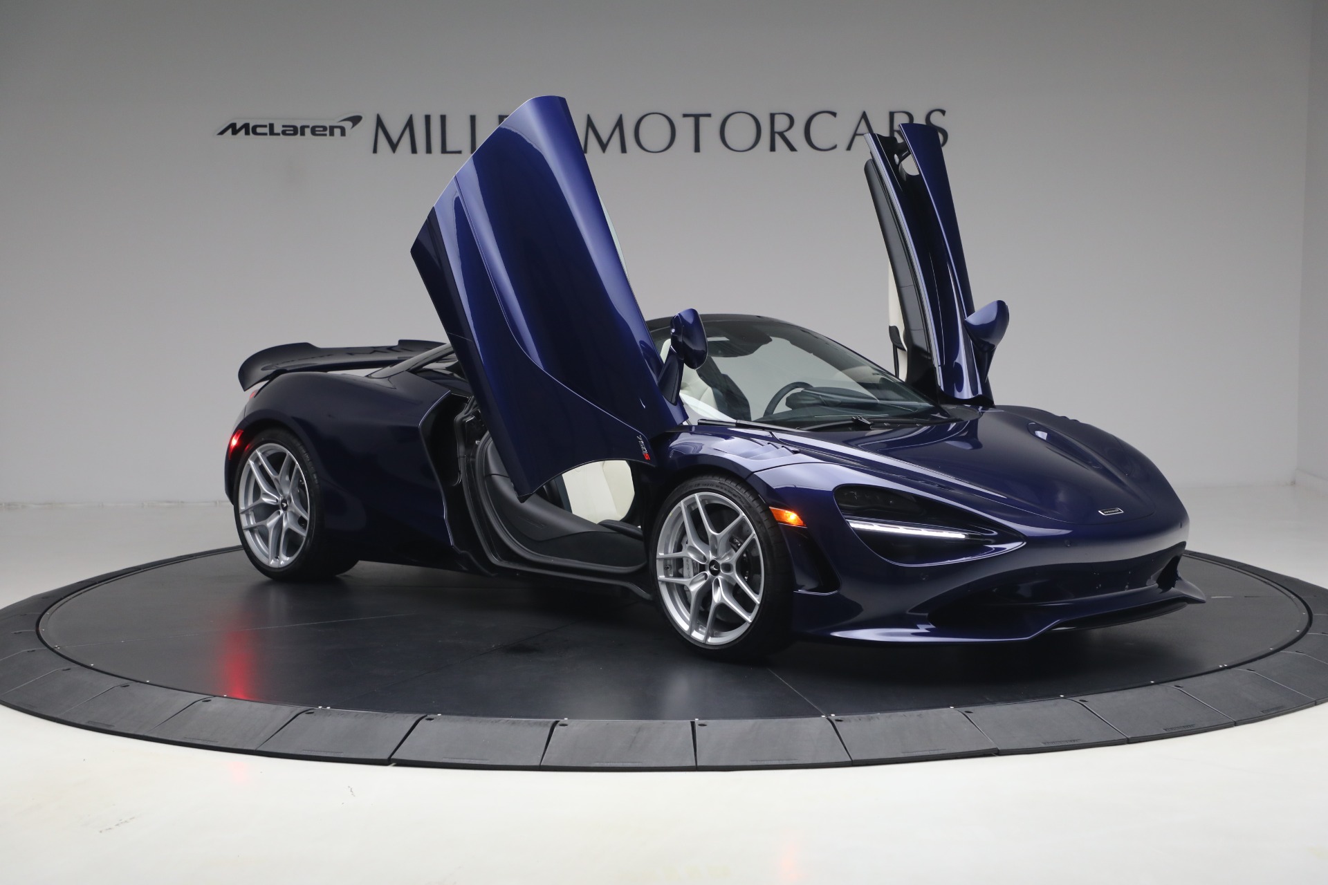 New-2027-McLaren-750S-Spider-TechLux