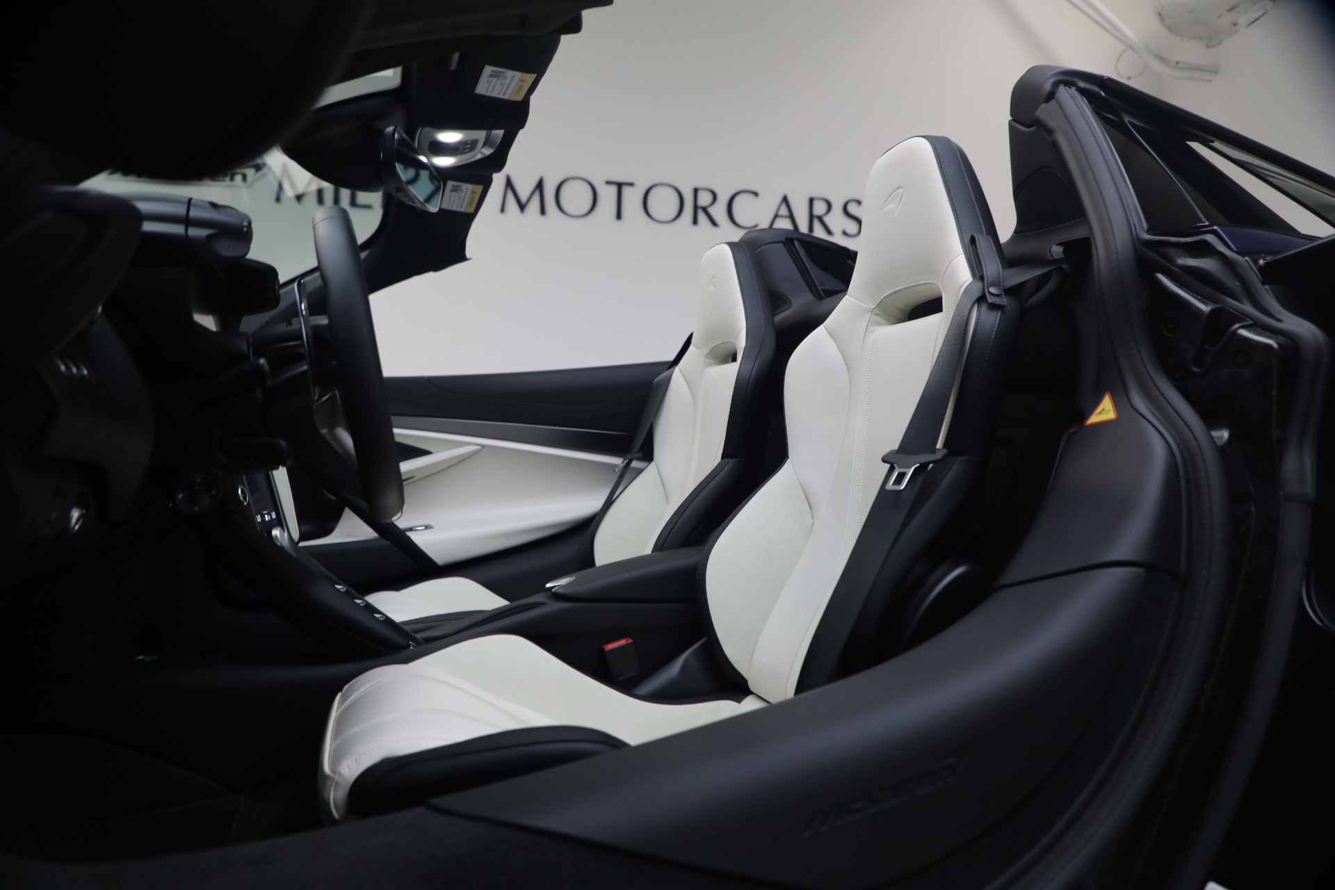 New-2027-McLaren-750S-Spider-TechLux