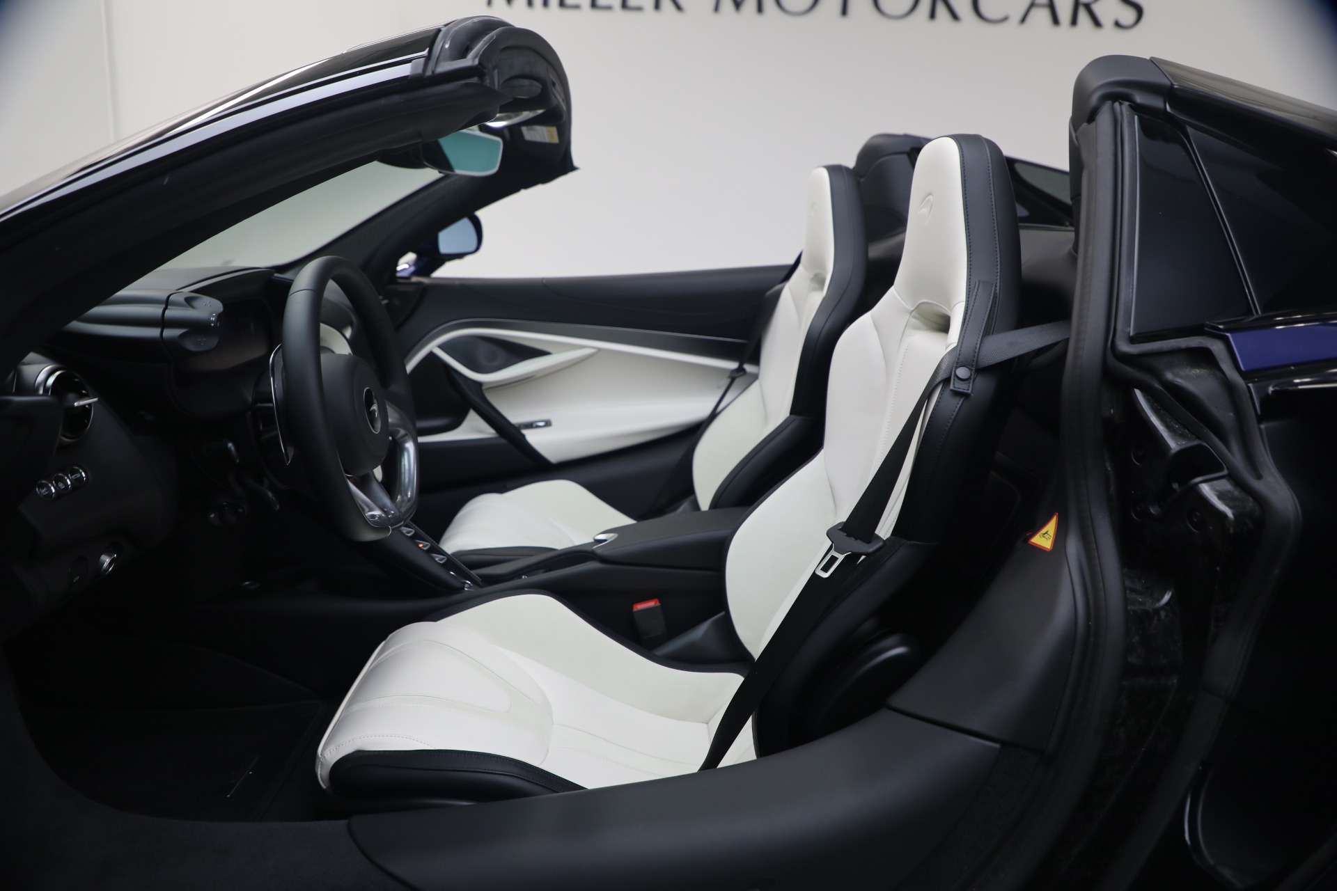 New-2027-McLaren-750S-Spider-TechLux