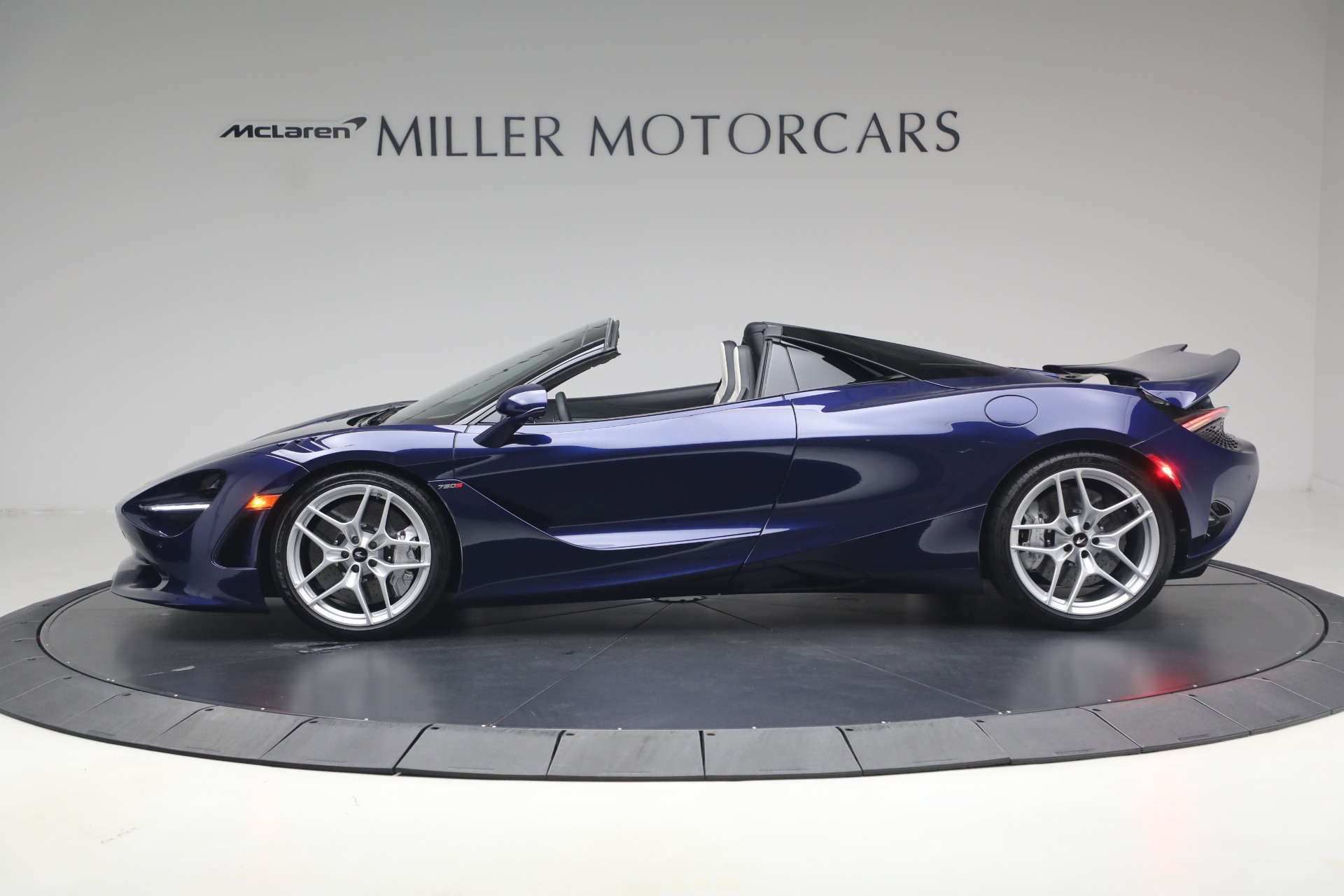 New-2027-McLaren-750S-Spider-TechLux