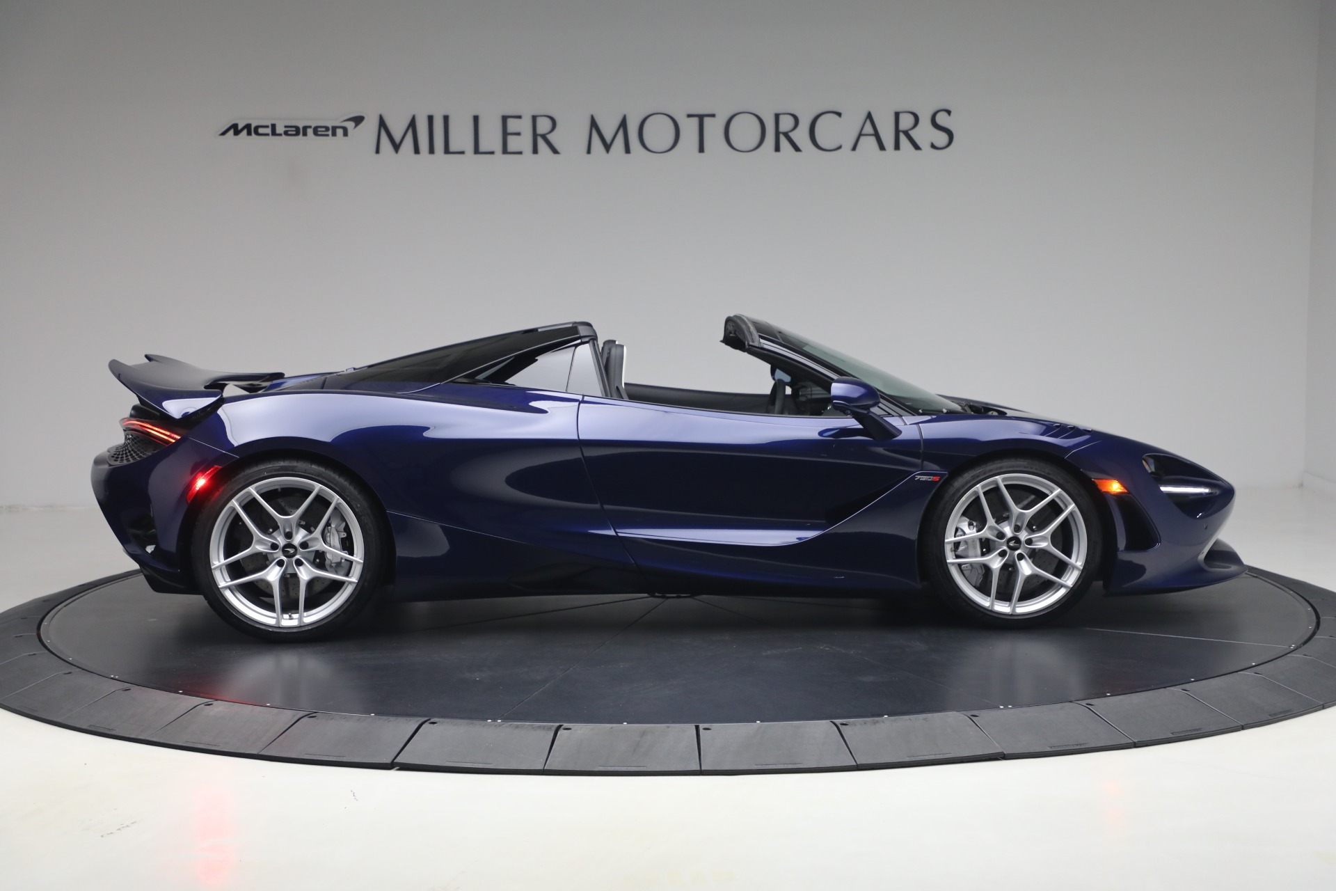 New-2027-McLaren-750S-Spider-TechLux