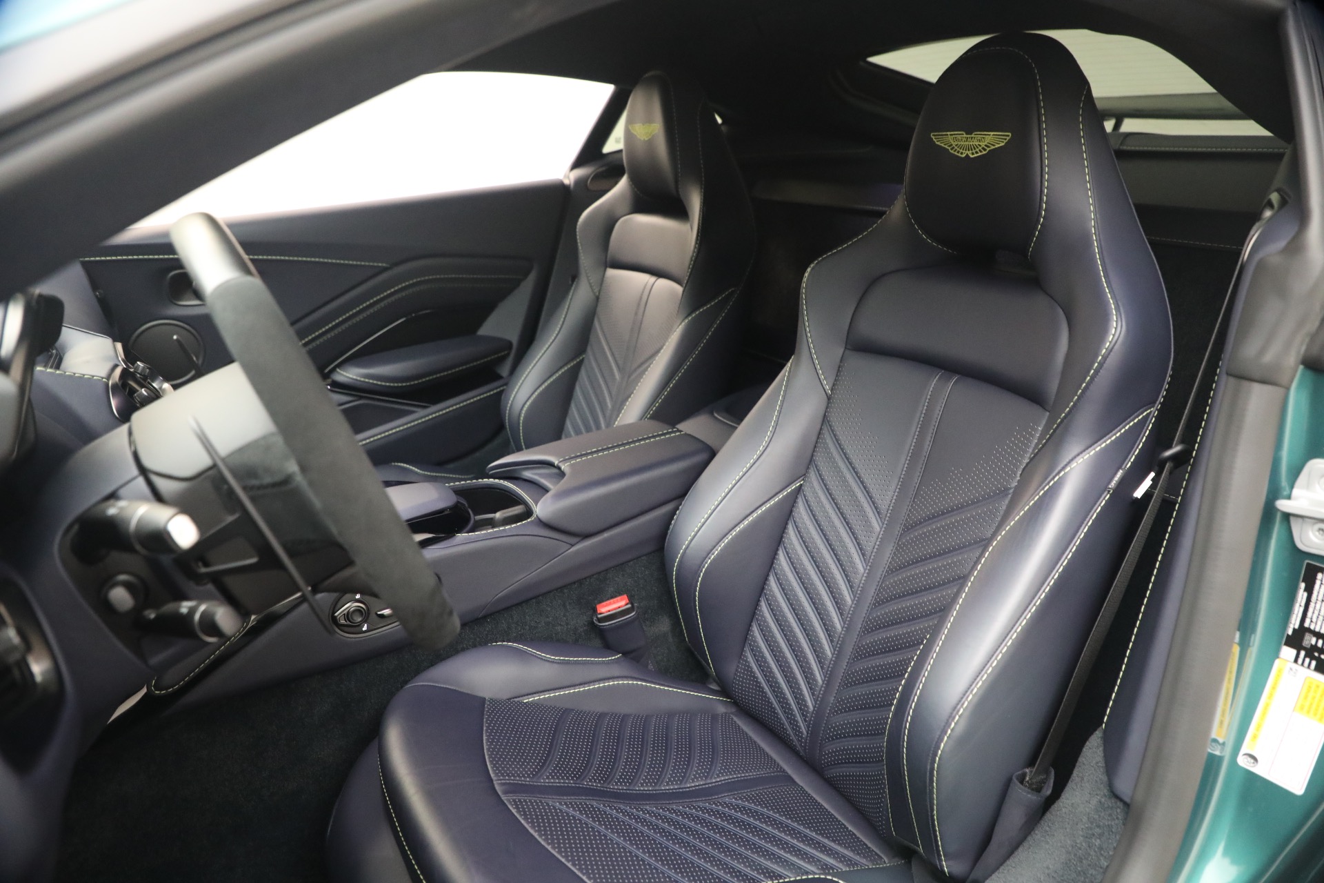 Used-2023-Aston-Martin-Vantage-V12