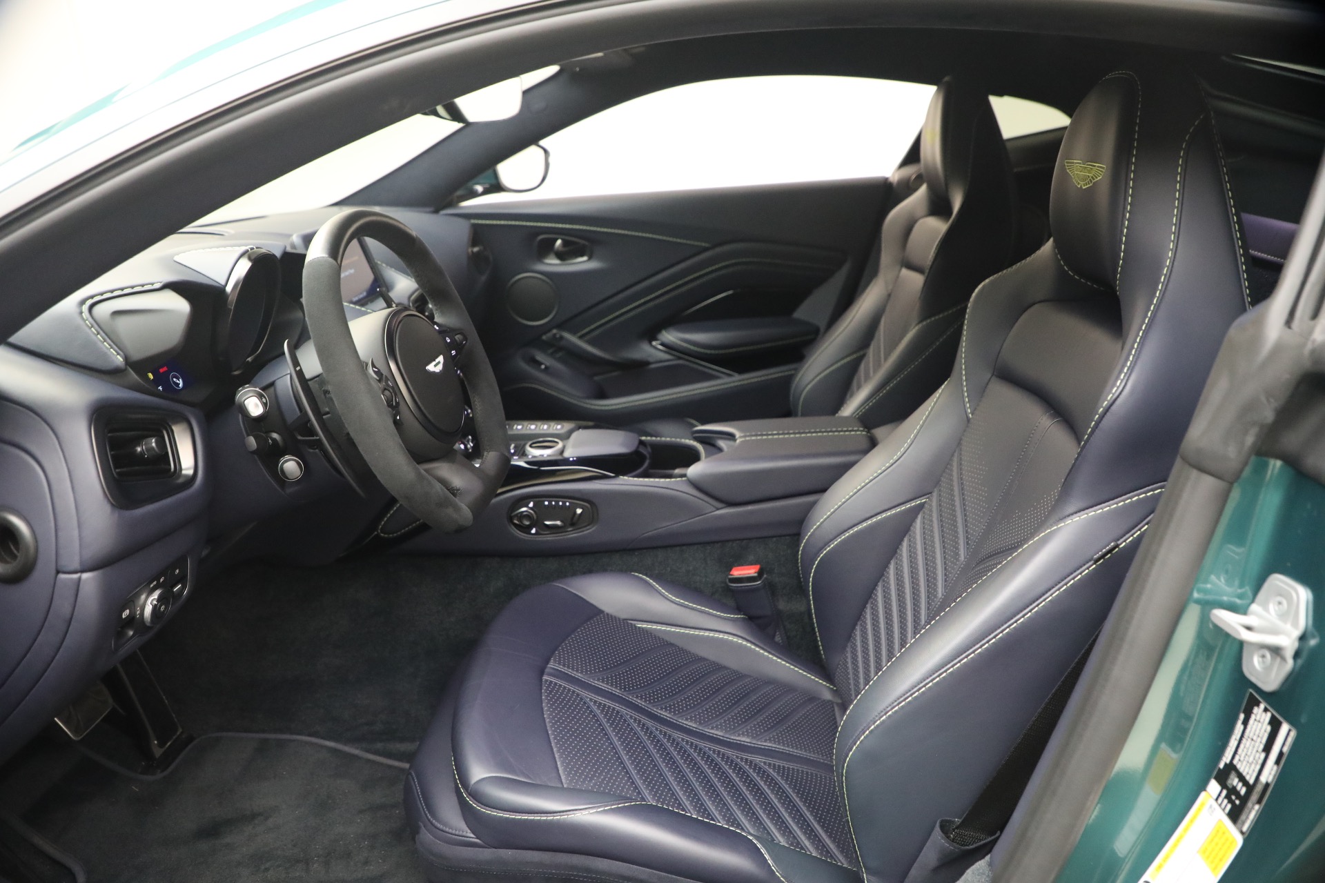 Used-2023-Aston-Martin-Vantage-V12
