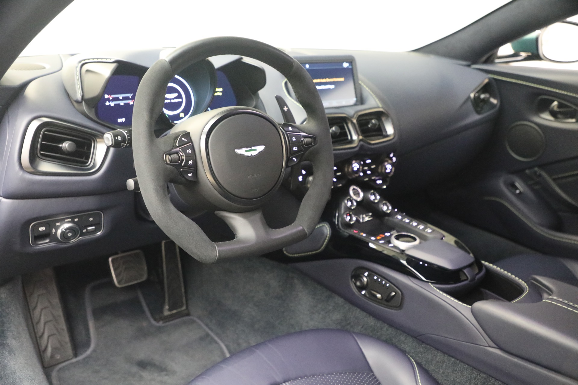 Used-2023-Aston-Martin-Vantage-V12