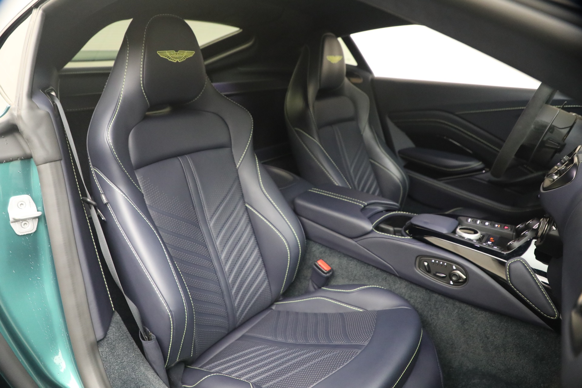 Used-2023-Aston-Martin-Vantage-V12