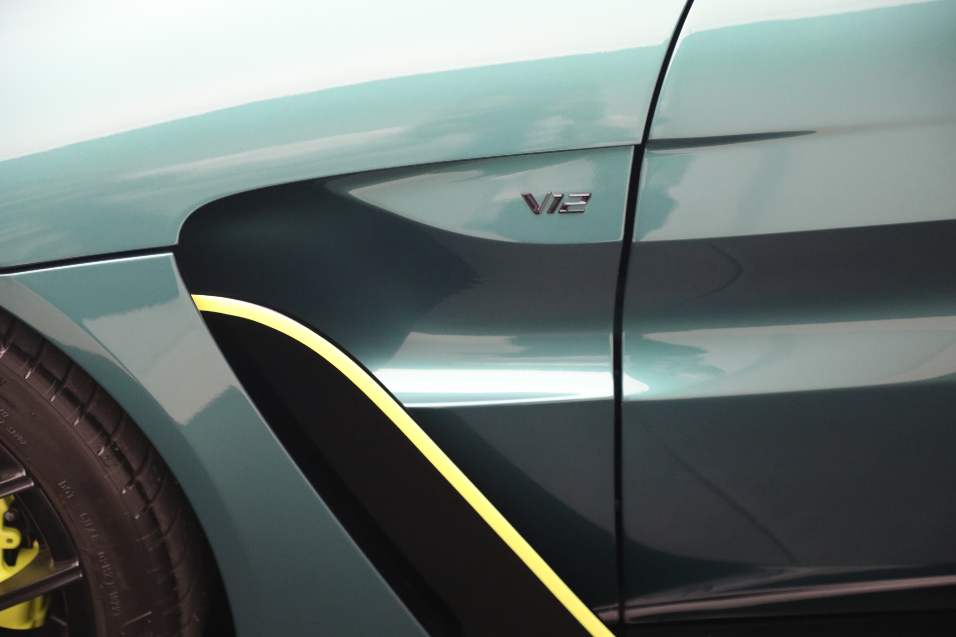 Used-2023-Aston-Martin-Vantage-V12