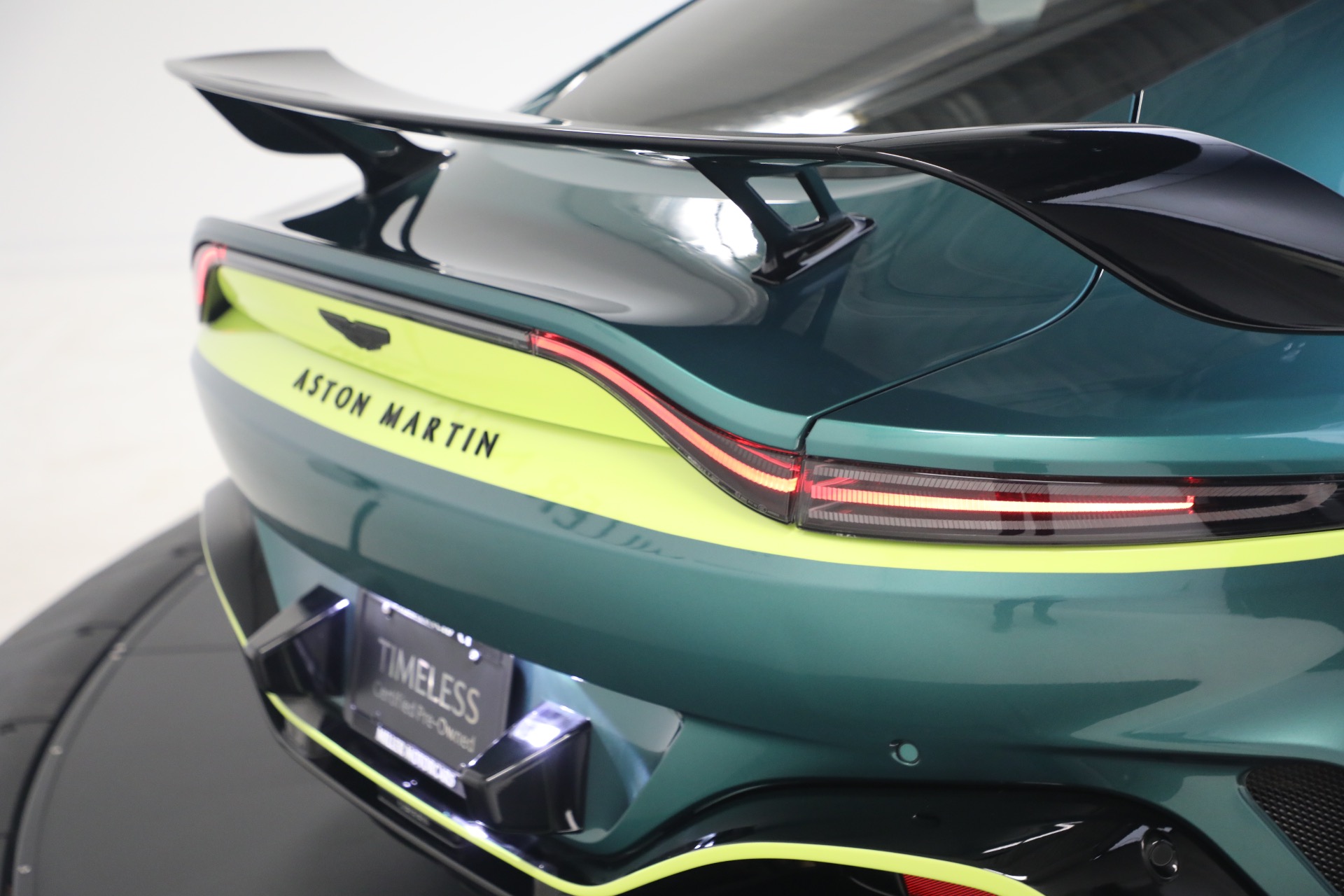 Used-2023-Aston-Martin-Vantage-V12