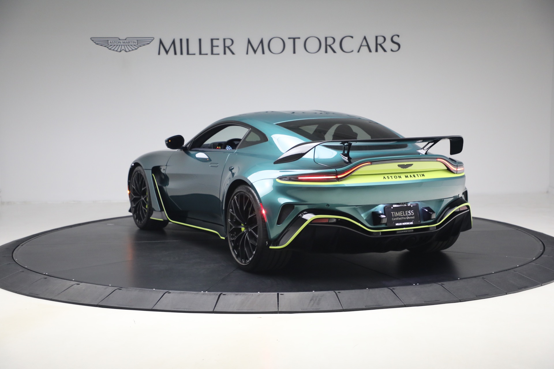 Used-2023-Aston-Martin-Vantage-V12
