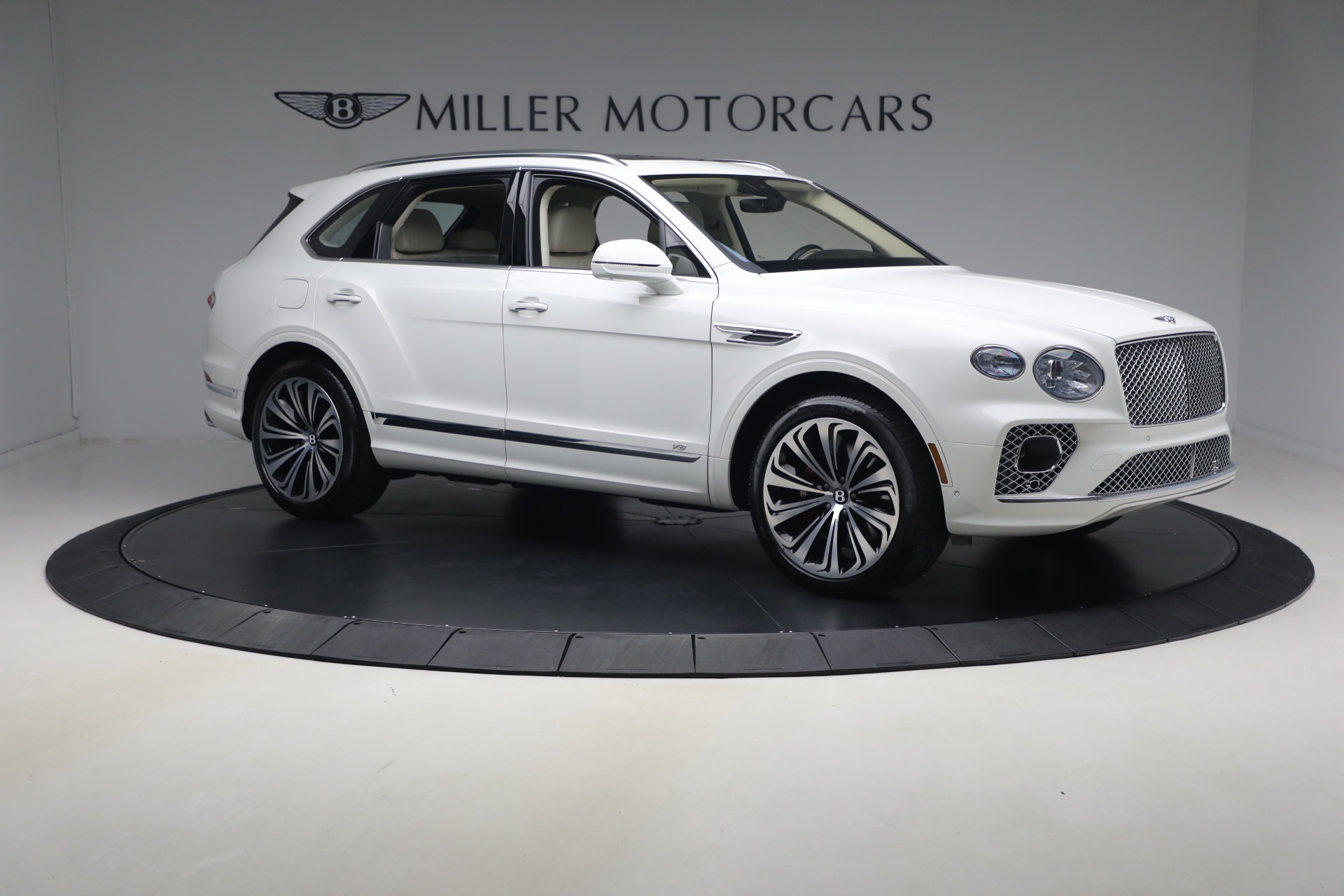 Used-2022-Bentley-Bentayga-V8