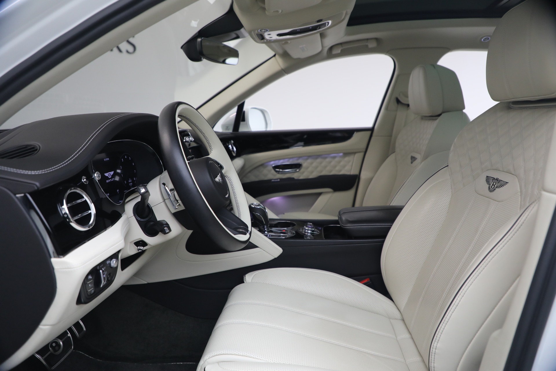 Used-2022-Bentley-Bentayga-V8