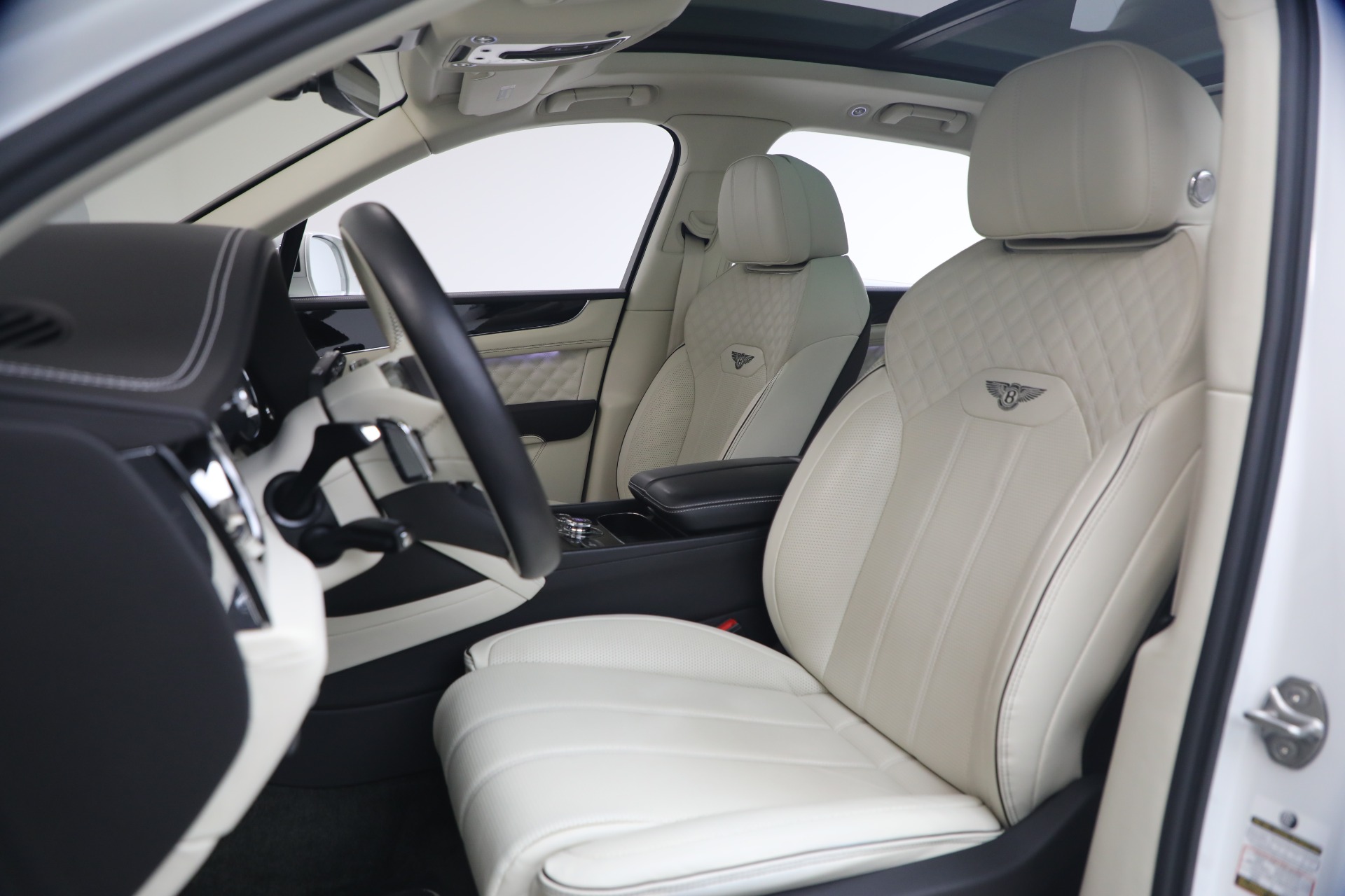 Used-2022-Bentley-Bentayga-V8