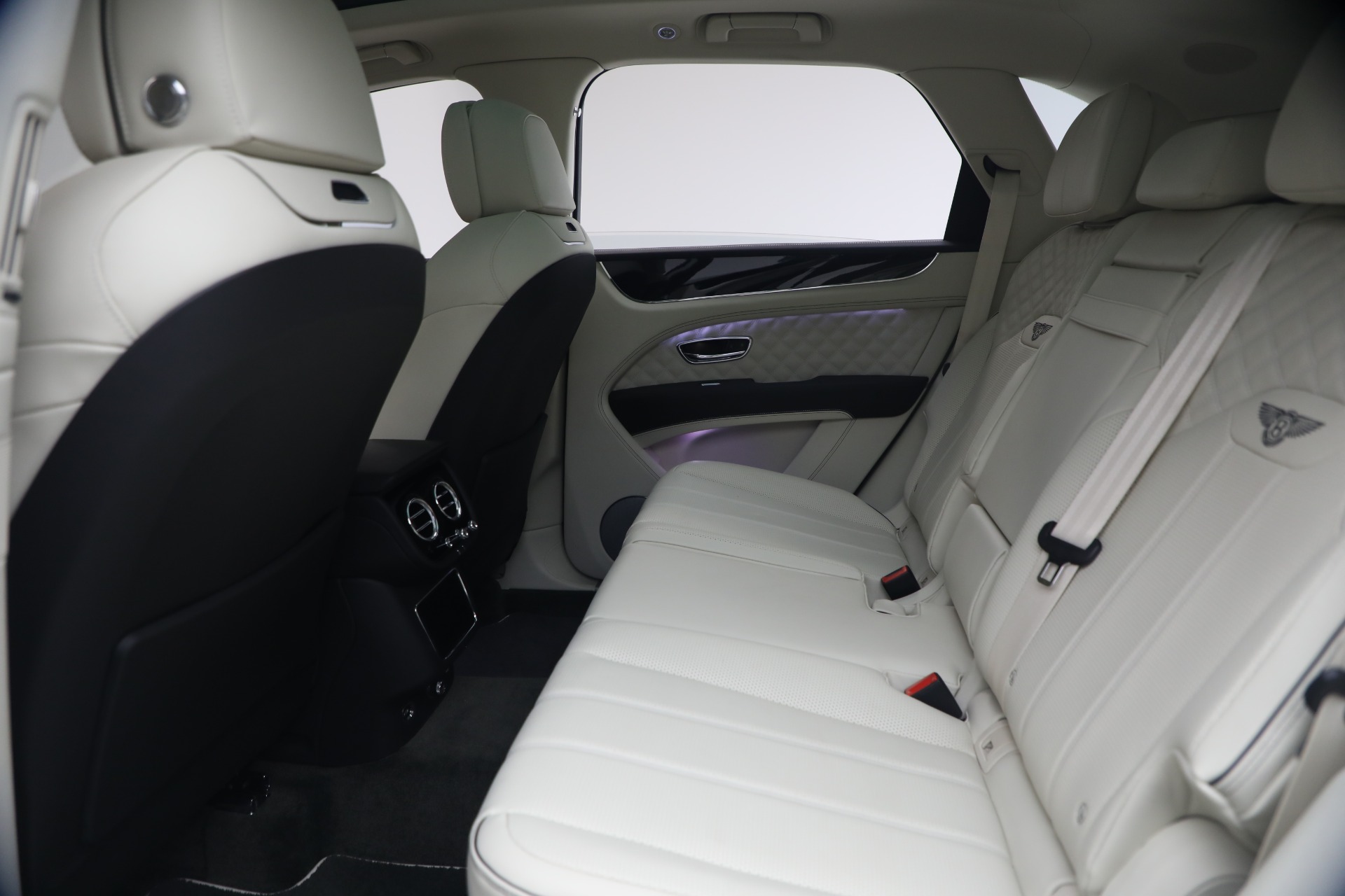Used-2022-Bentley-Bentayga-V8
