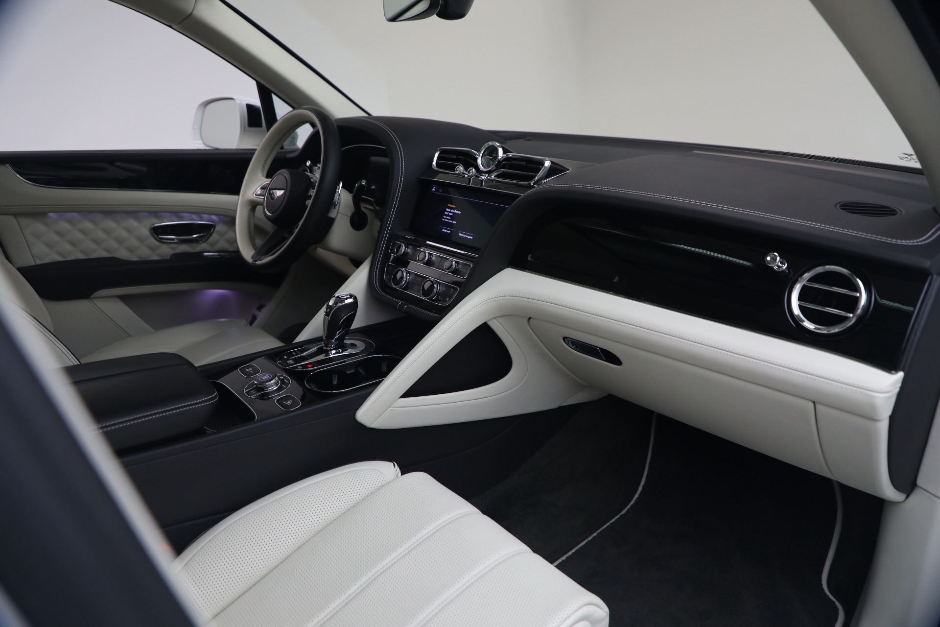 Used-2022-Bentley-Bentayga-V8