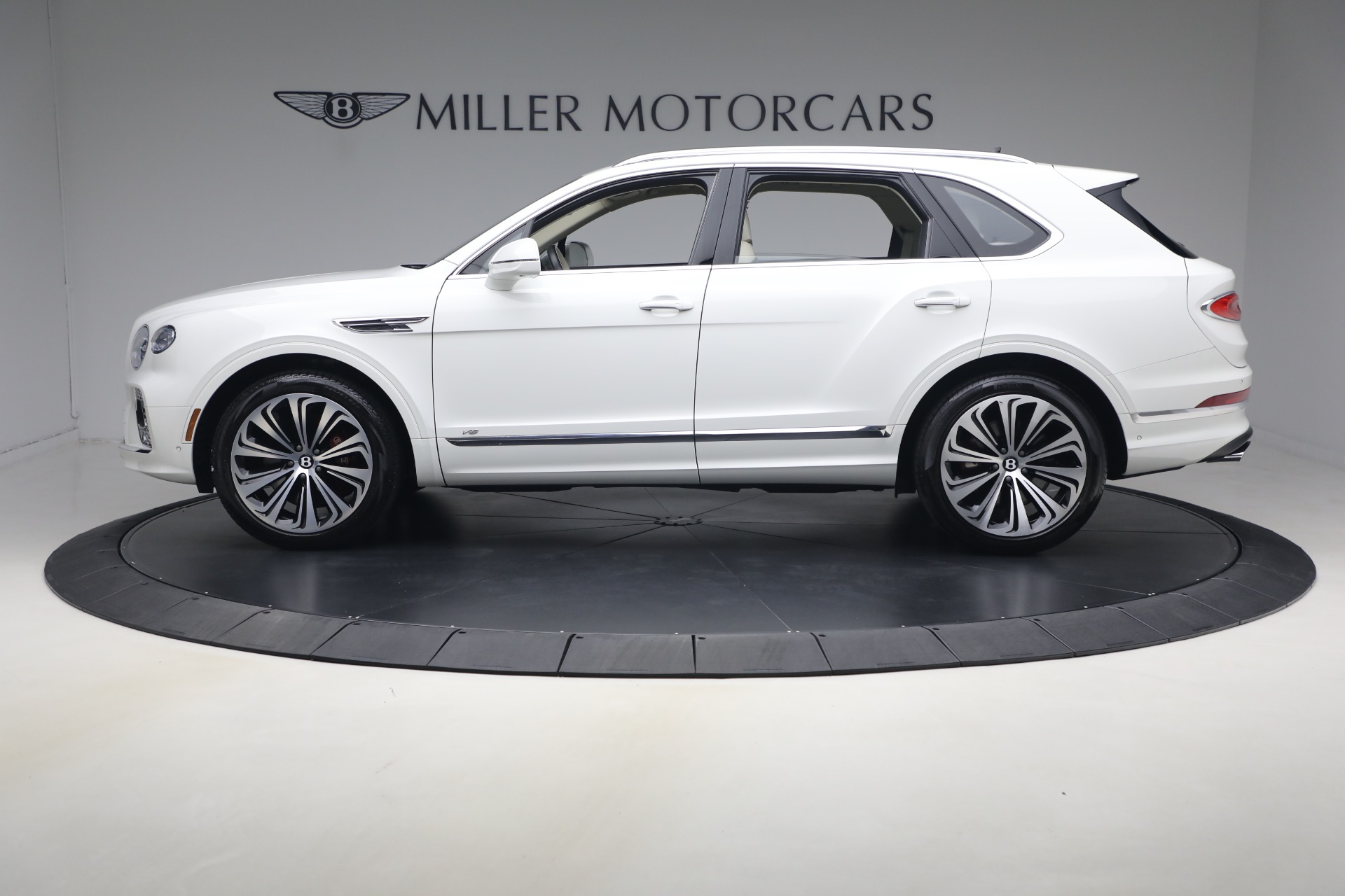 Used-2022-Bentley-Bentayga-V8