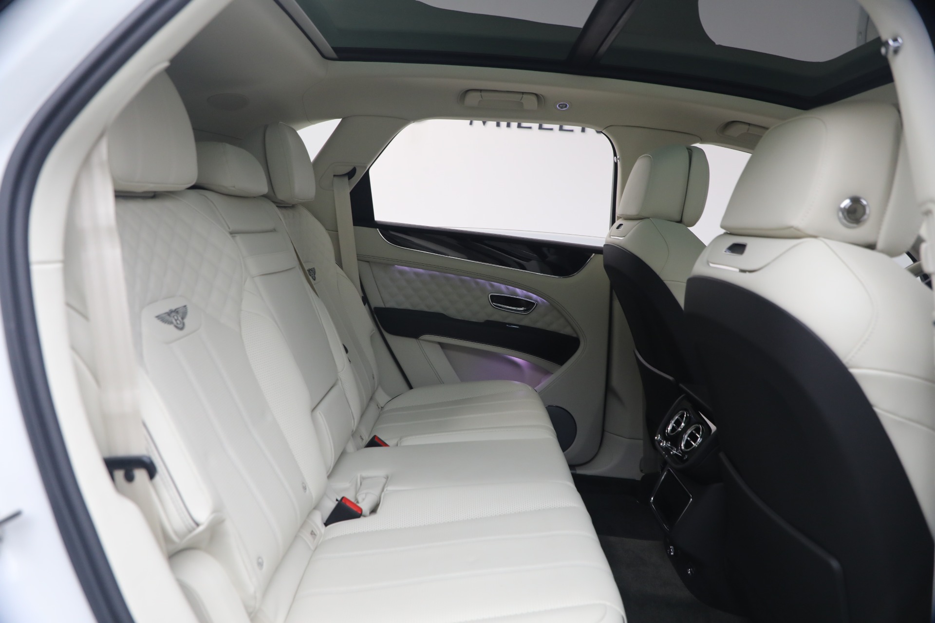 Used-2022-Bentley-Bentayga-V8