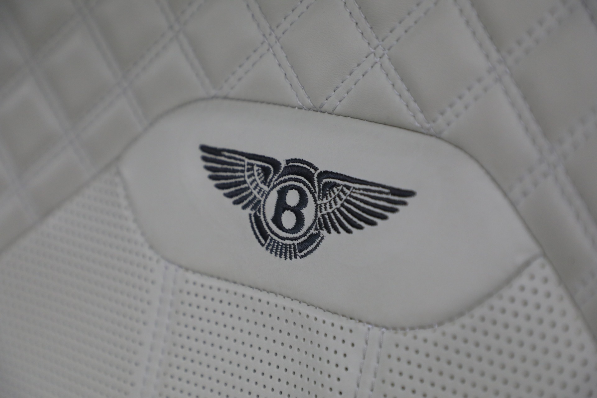 Used-2022-Bentley-Bentayga-V8