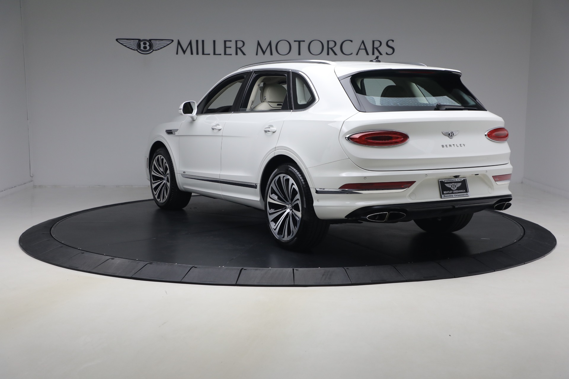 Used-2022-Bentley-Bentayga-V8