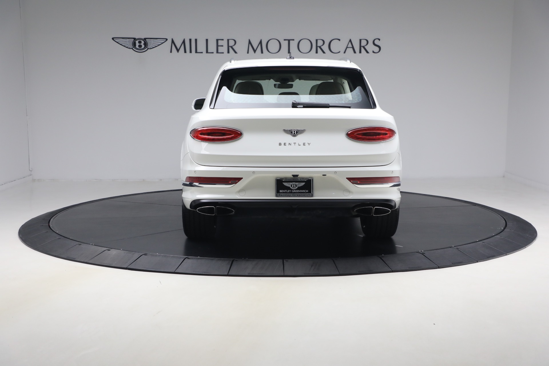 Used-2022-Bentley-Bentayga-V8