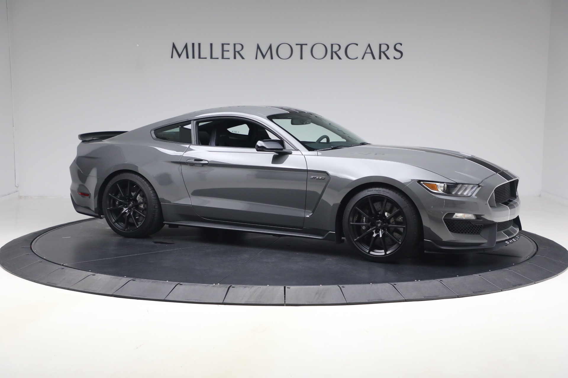 Used-2018-Ford-Mustang-Shelby-GT350