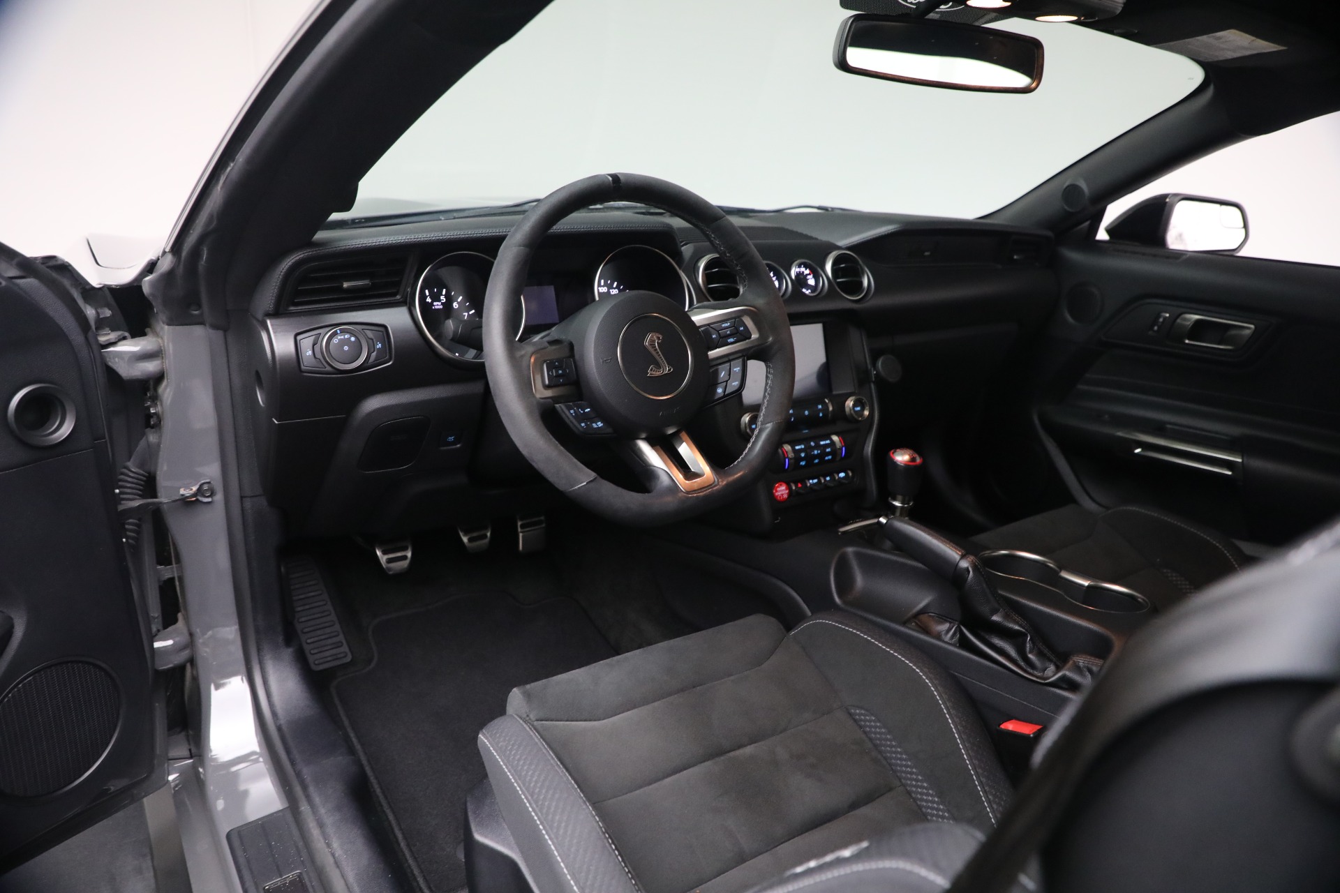 Used-2018-Ford-Mustang-Shelby-GT350
