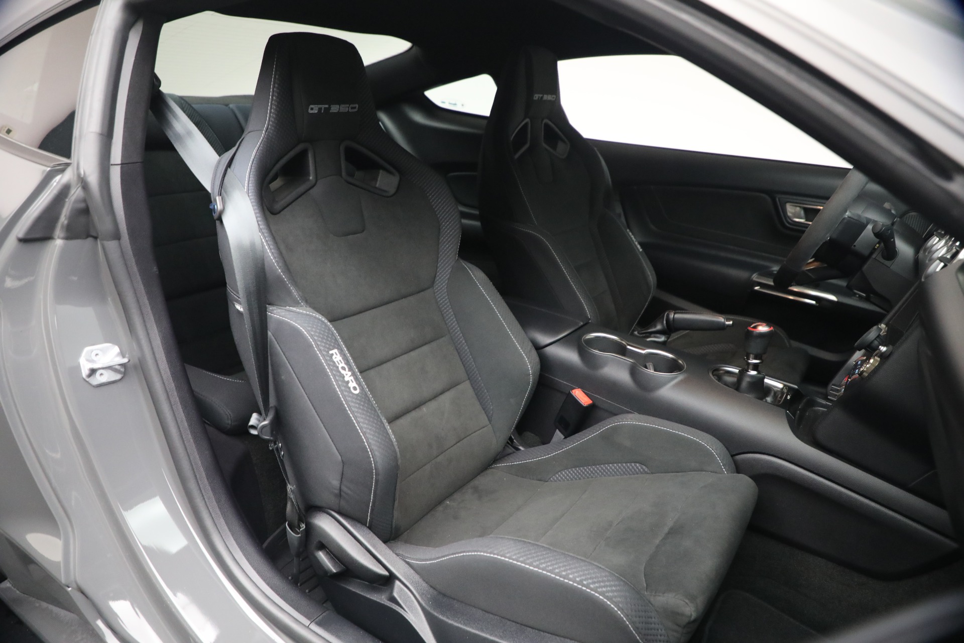 Used-2018-Ford-Mustang-Shelby-GT350