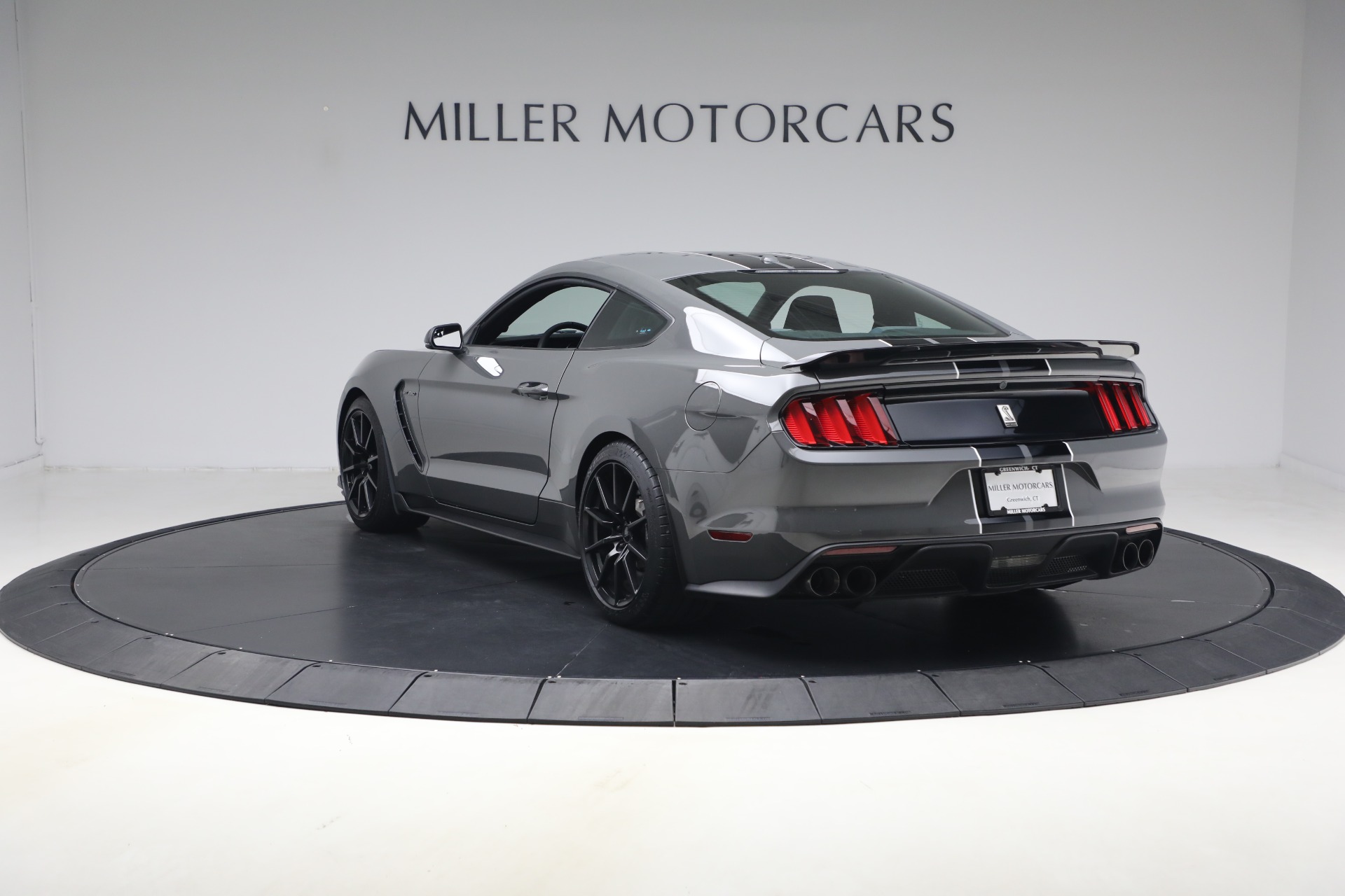 Used-2018-Ford-Mustang-Shelby-GT350