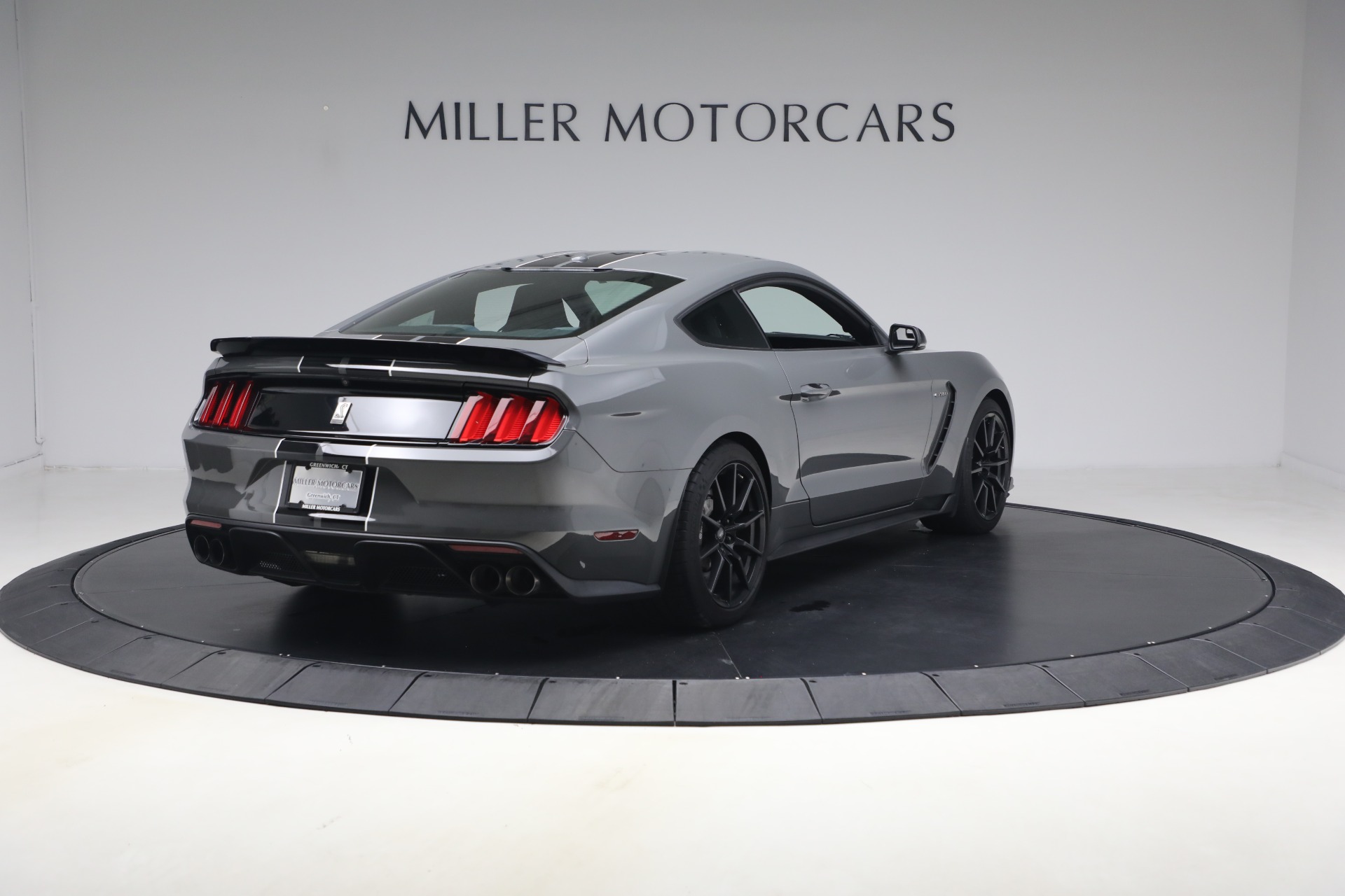 Used-2018-Ford-Mustang-Shelby-GT350